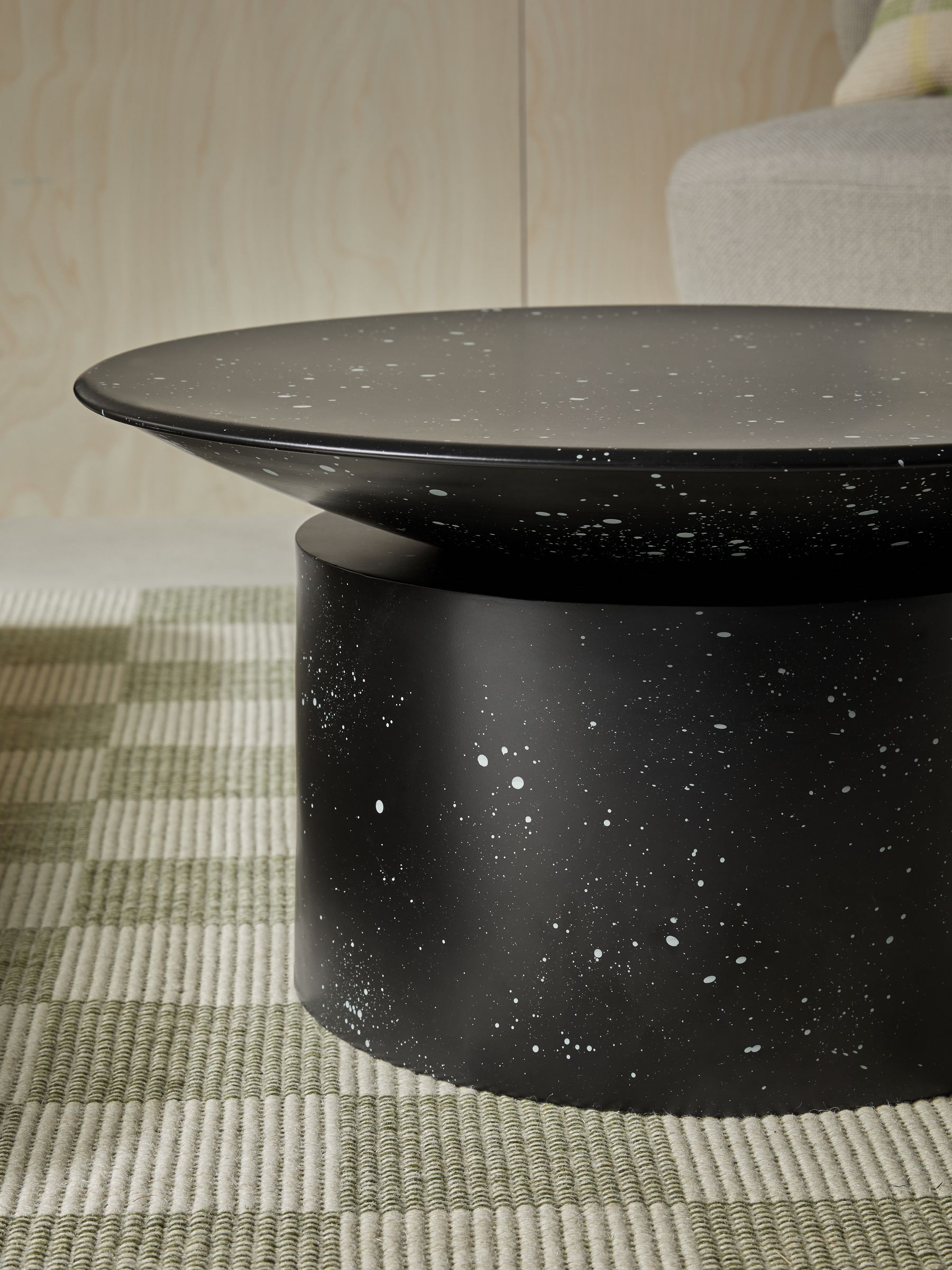 Bava Coffee Table in Black and White - Image 2 of 4