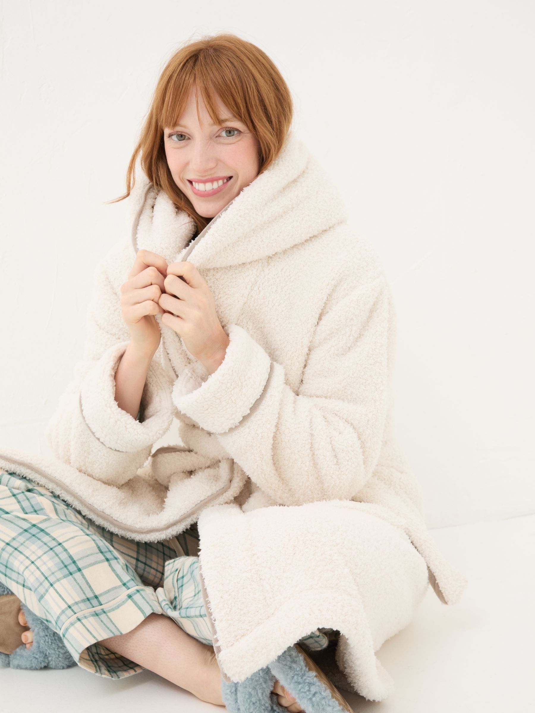 Snuggle Ivory Dressing Gown - Image 5 of 10