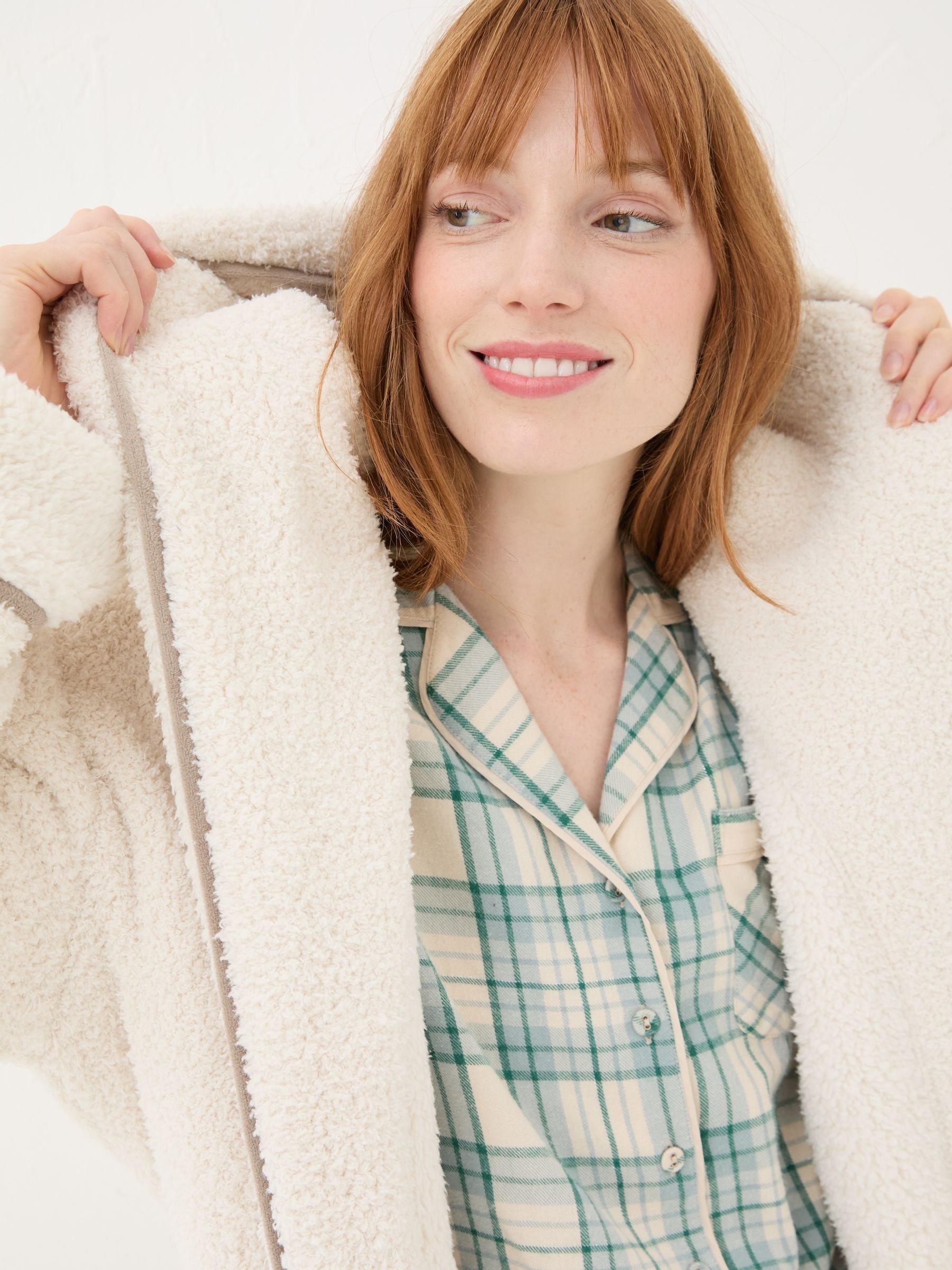Snuggle Ivory Dressing Gown - Image 7 of 10
