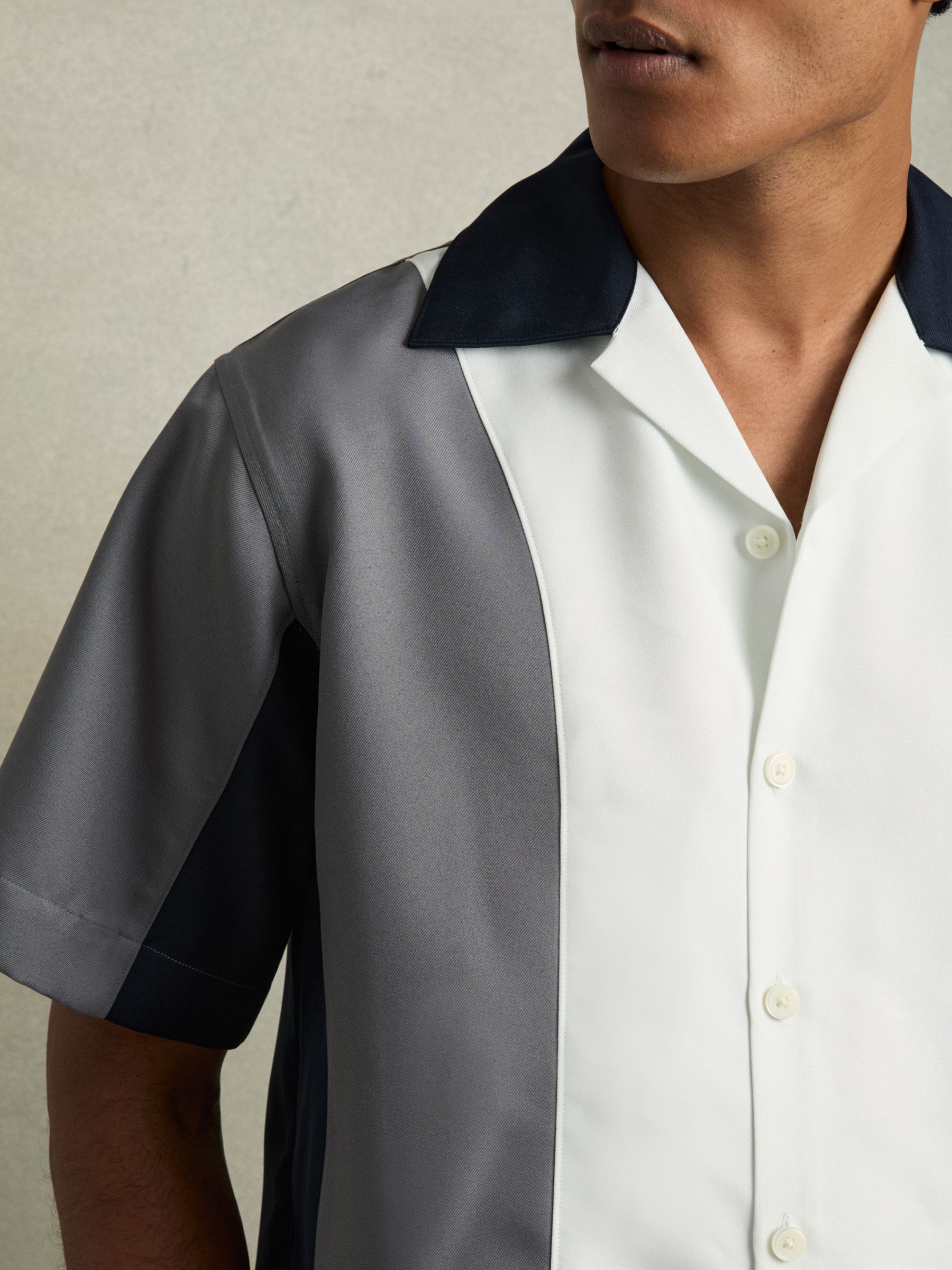 Colourblock Cuban Collar Shirt in Blue Multi - Image 4 of 6