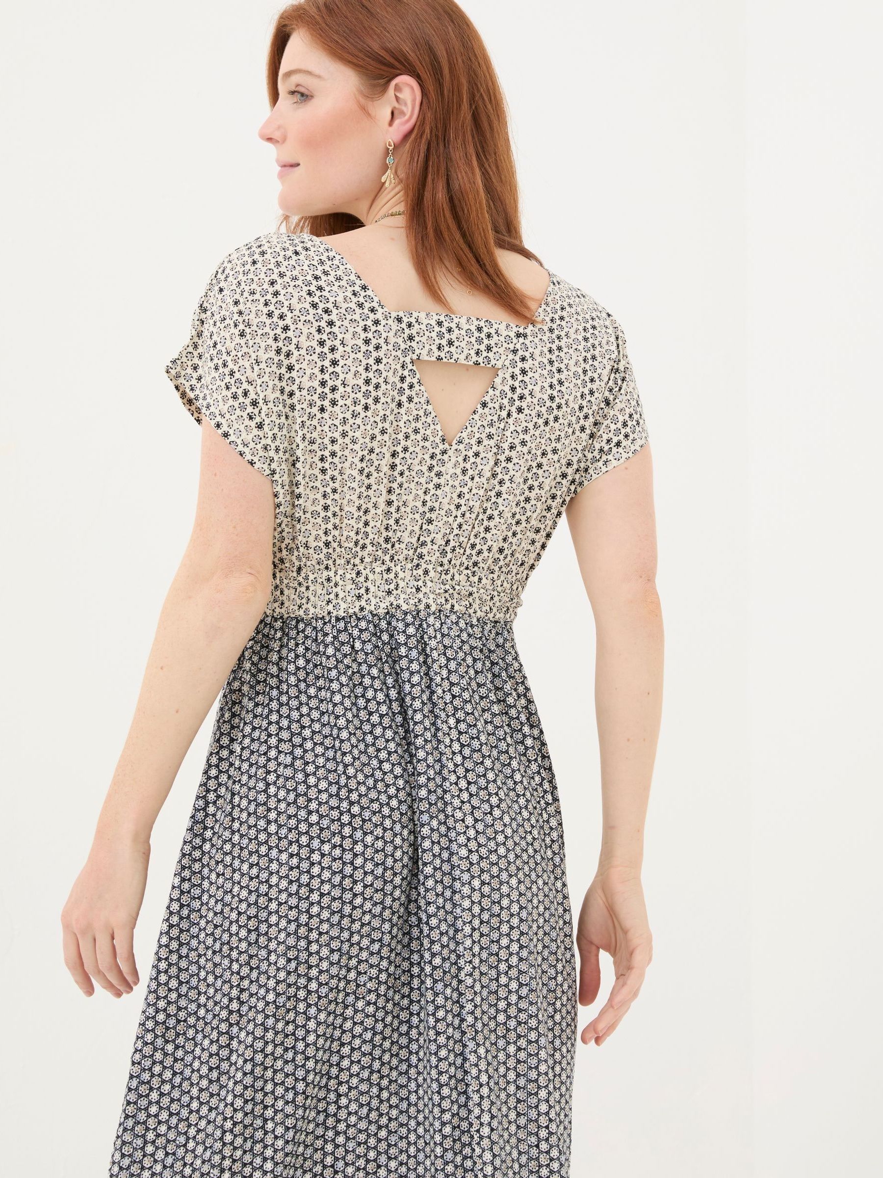 Rae Black Star Geo Midi Dress - Image 4 of 6
