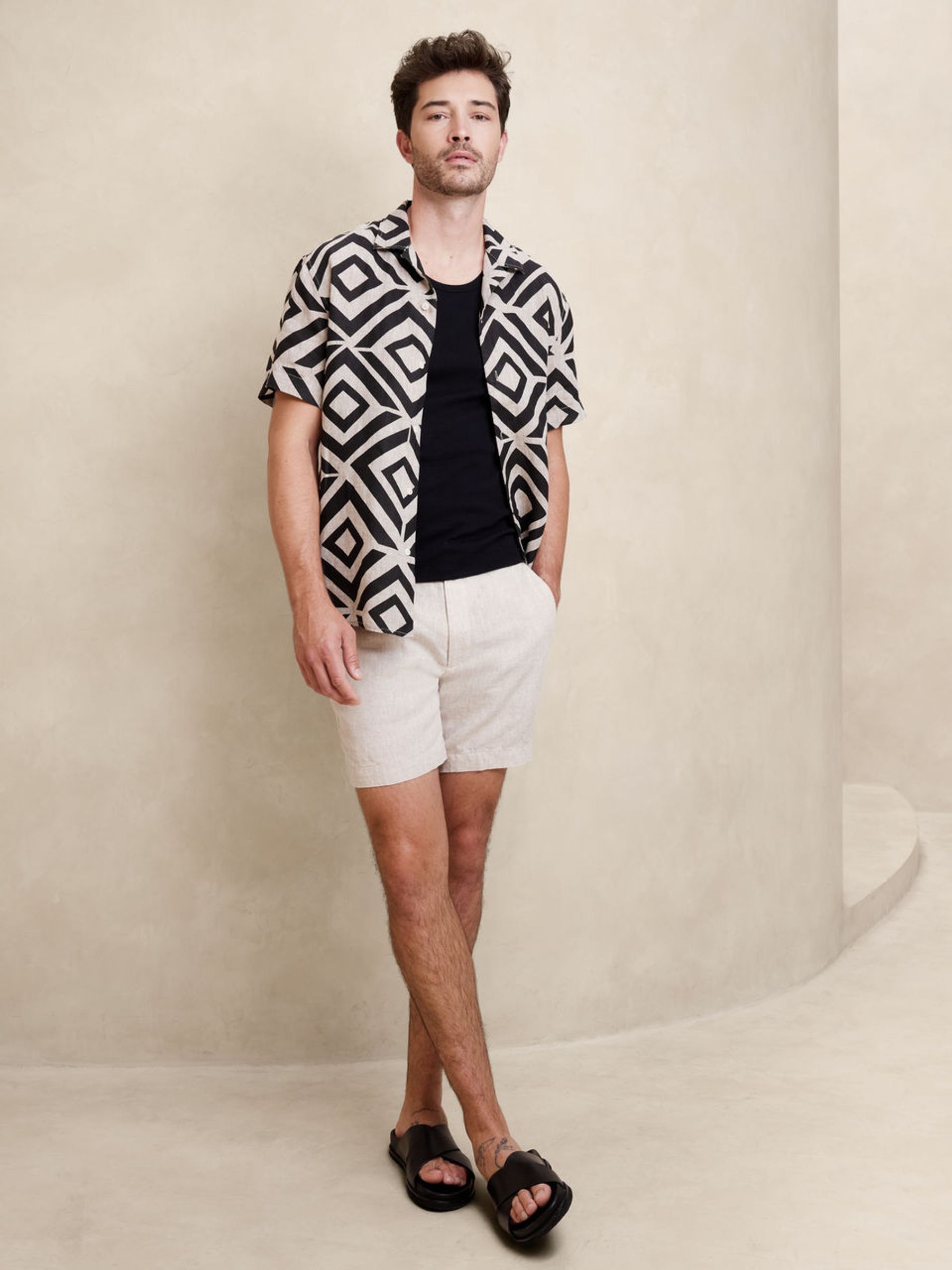 Banana Republic Taupe Lino Slim Fit 100% Linen 7"" Shorts - Image 3 of 4