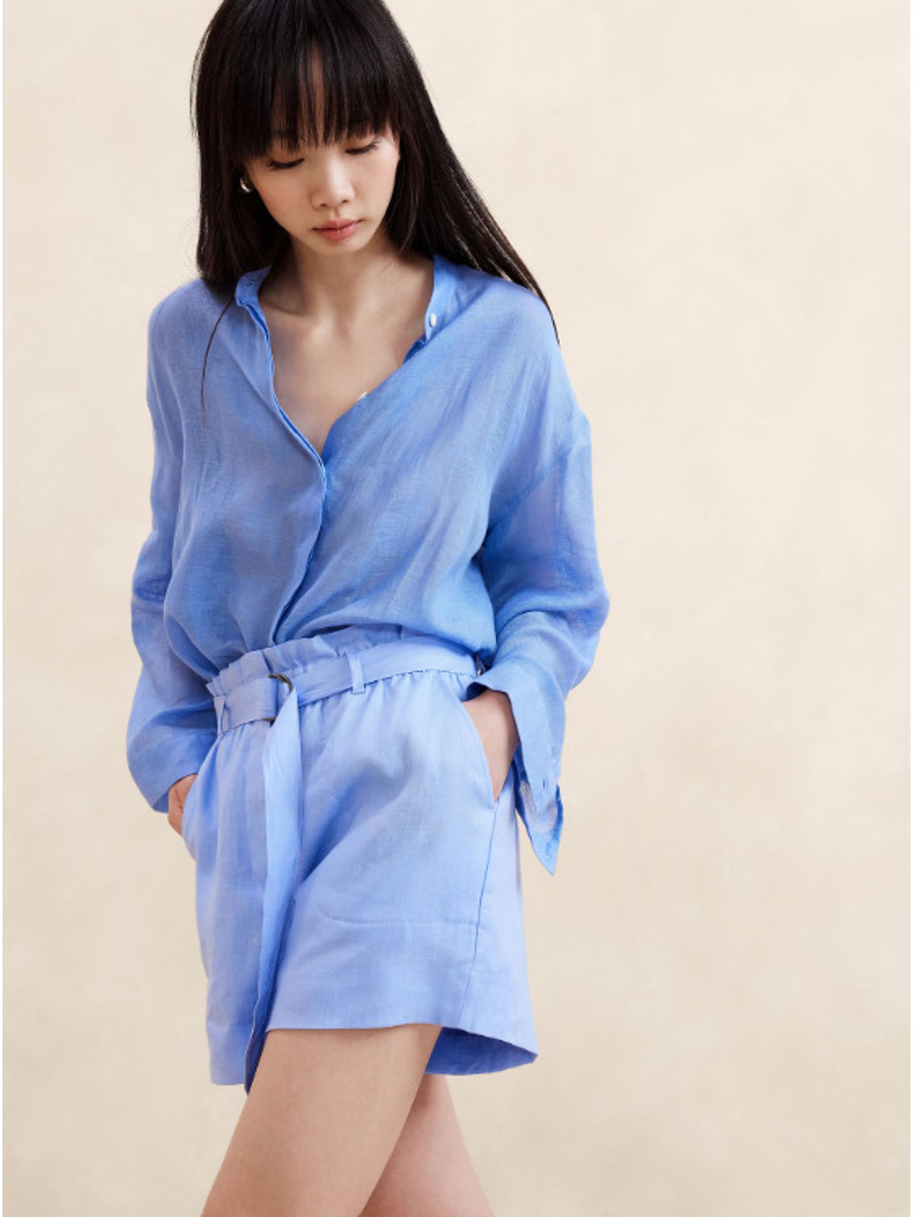 Banana Republic Blue 4" Linen Belted Shorts - Image 3 of 3