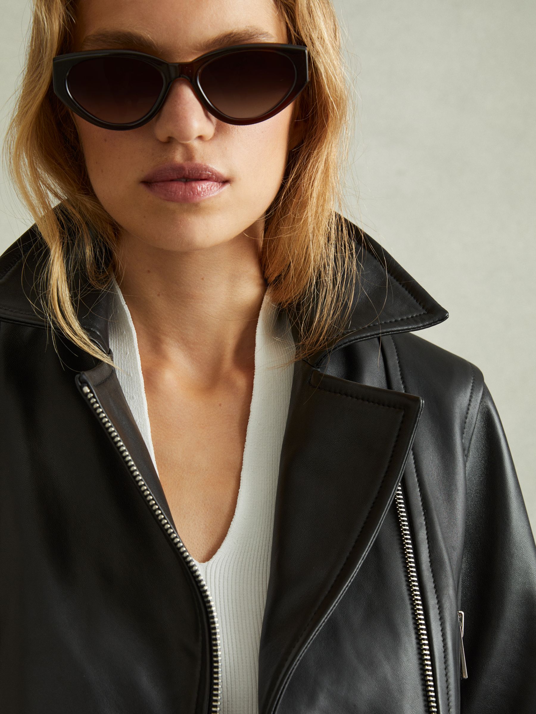 Febe Black Belted Leather Jacket - Image 4 of 7