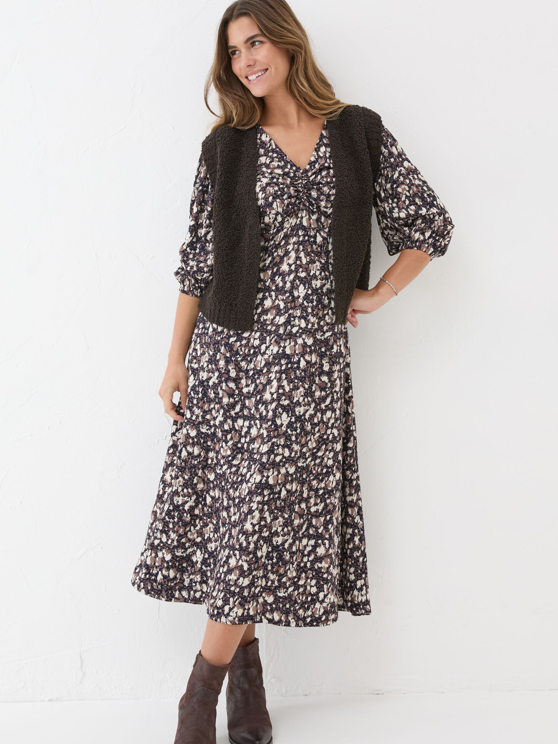 Libby Black Patterned Midi Dress - Image 4 of 9