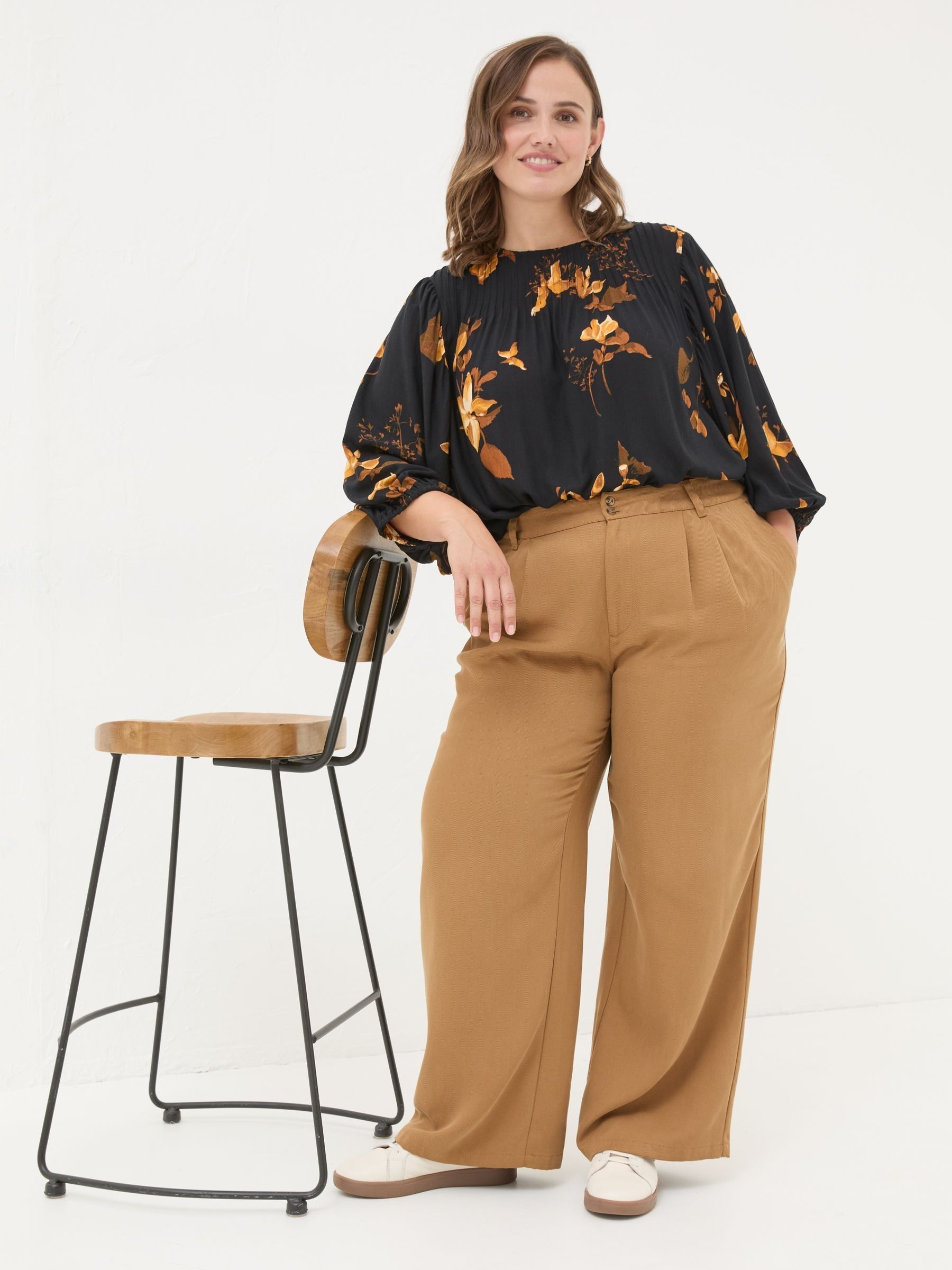Black Wynn Floral Blouse - Image 8 of 9