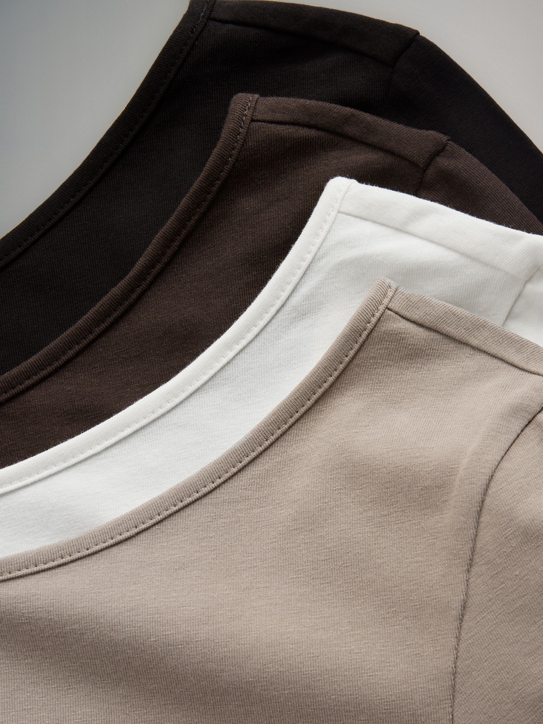 4 Pack Scoop Back Long Sleeved T-Shirts - Image 6 of 6 4 Pack Scoop Back Long Sleeved T-Shirts - Image 6 of 6