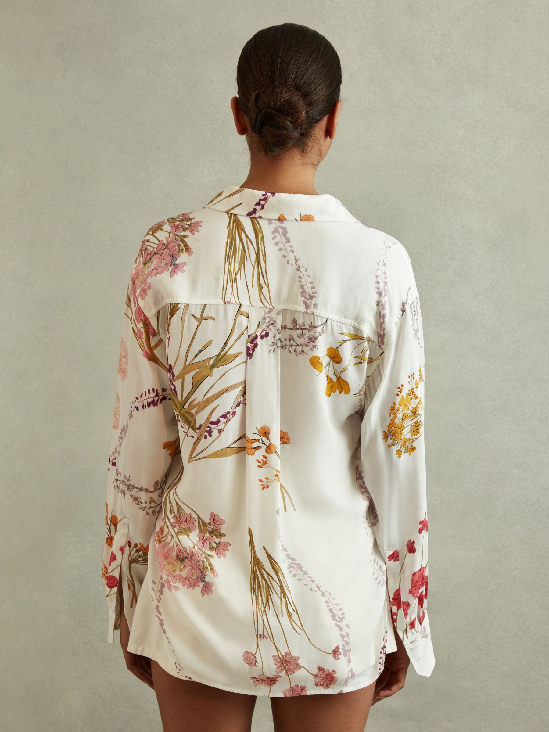 Relaxed Floral Print Shirt in Ivory - Image 4 of 5