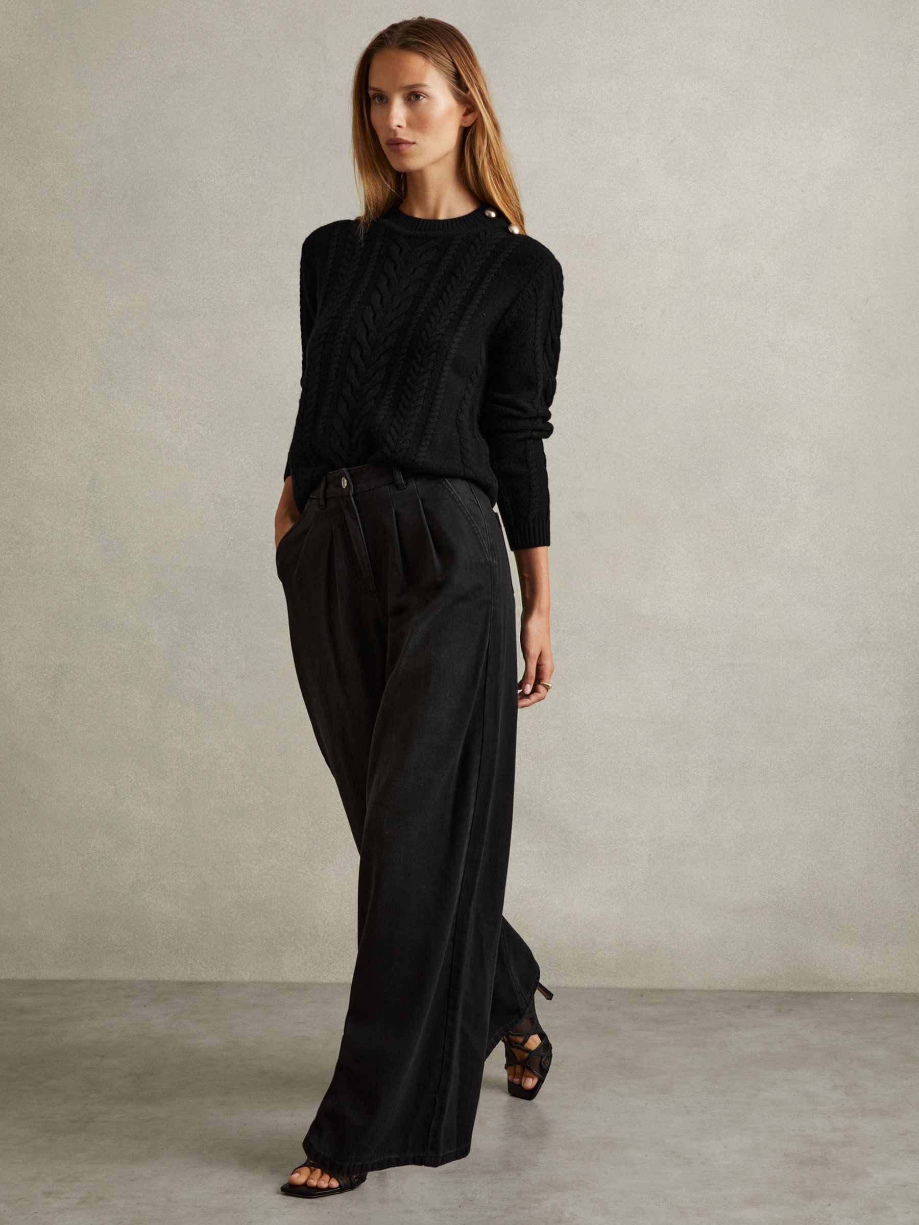 Wool-Cashmere Cable Knit Jumper in Black - Image 5 of 6