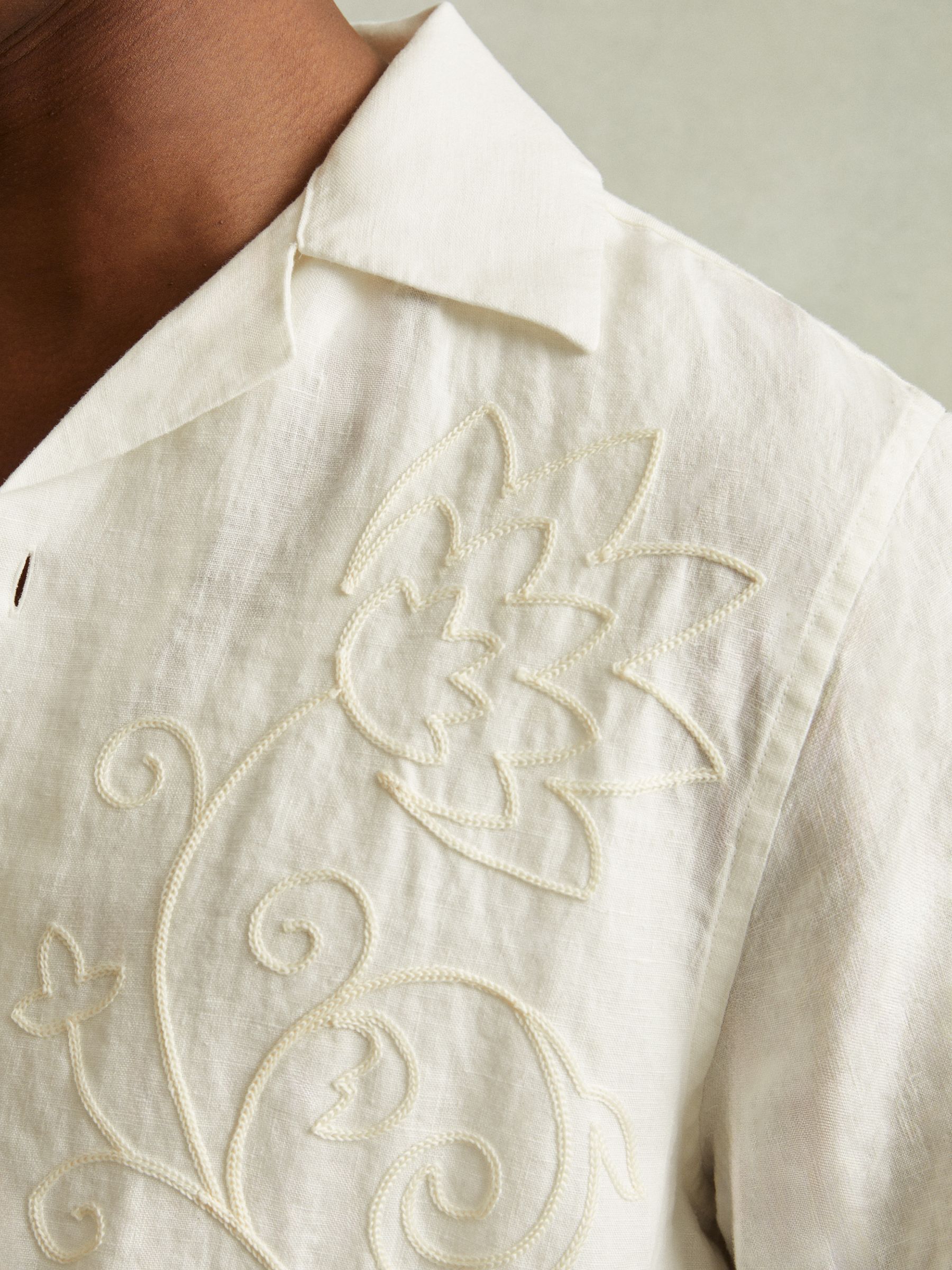 Linen Embroidered Cuban Collar Shirt in White - Image 3 of 5