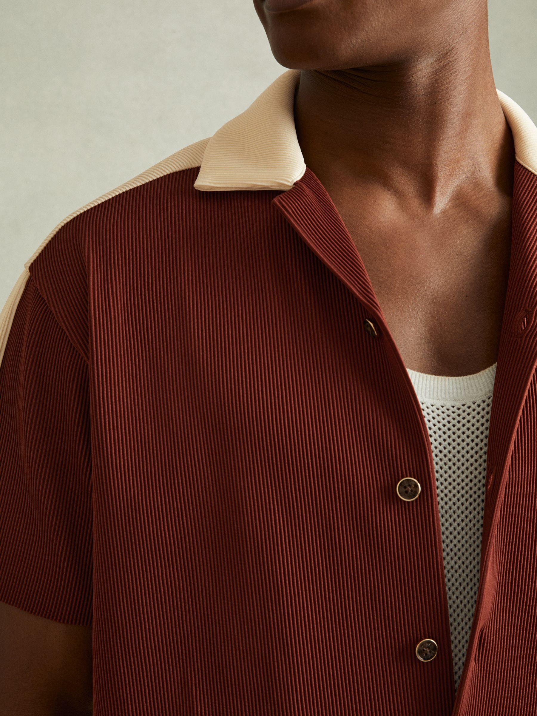 Oversized Plisse Cuban Collar Shirt in Rust Red/ Off White - Image 4 of 6