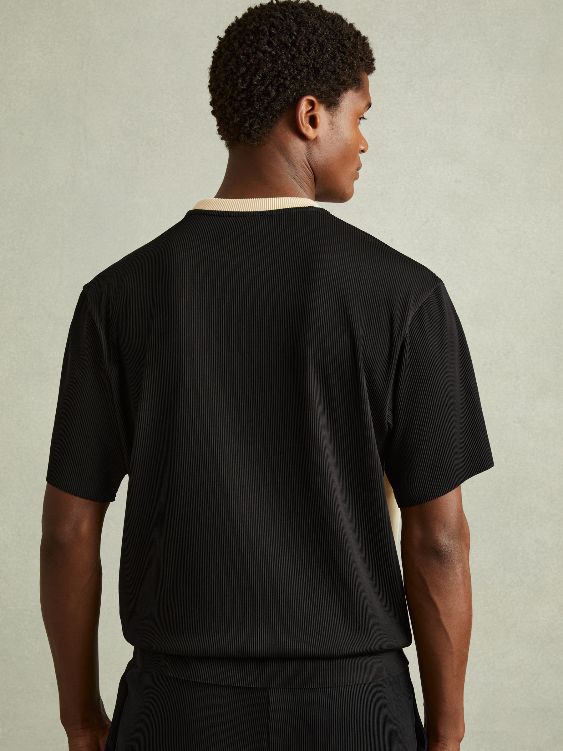 Oversized Plisse Crew Neck T-Shirt in Off White/Navy - Image 4 of 6