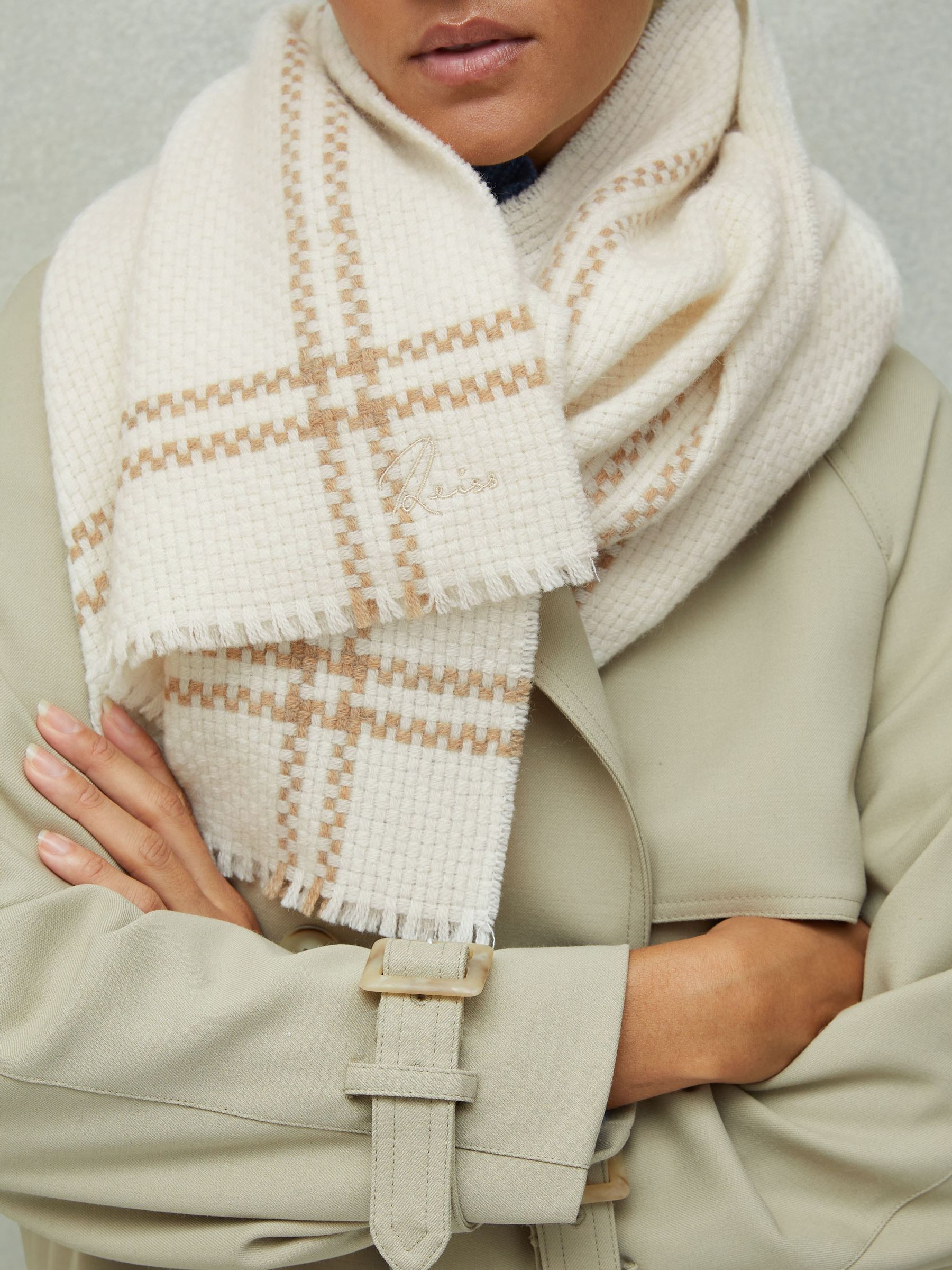 Wool-Cashmere Fringed Scarf in Cream - Image 2 of 4