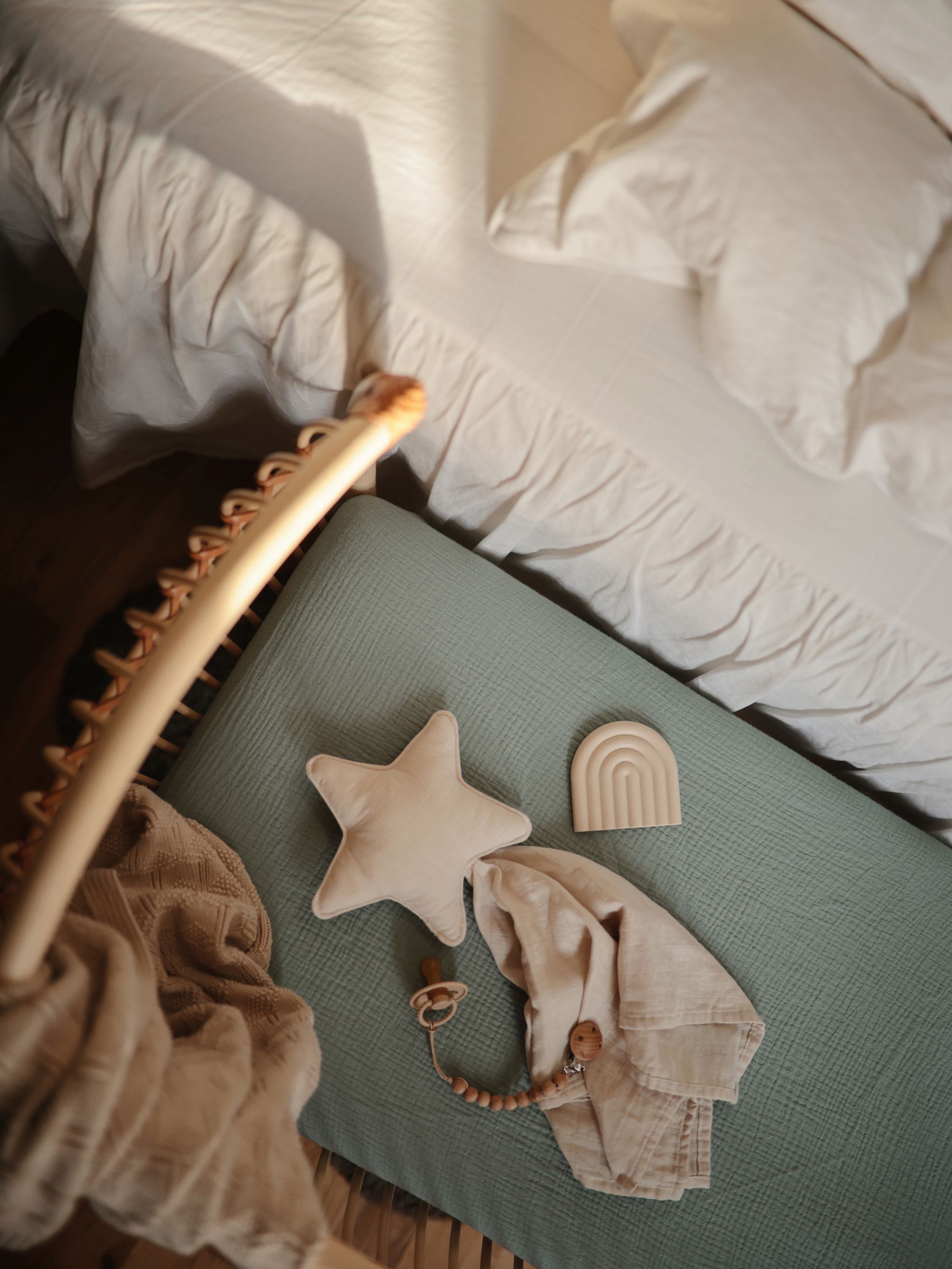 White Mushie Star Lovey Blanket - Image 4 of 4