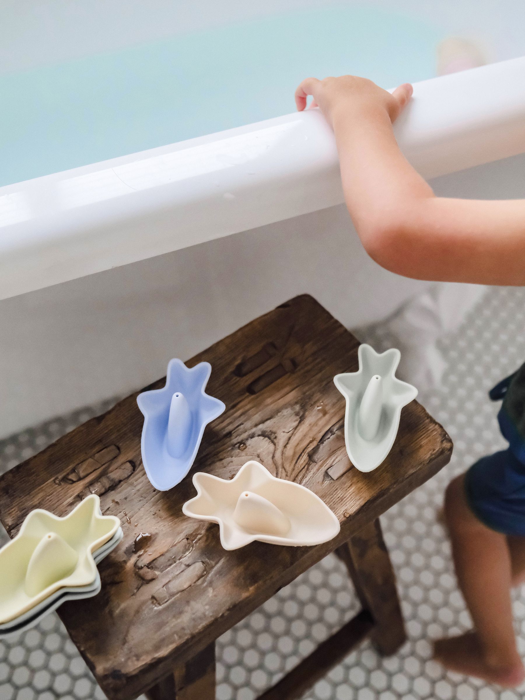 Sunnylife Apple Sorbet Shark Boat Splash Toys - Image 2 of 6