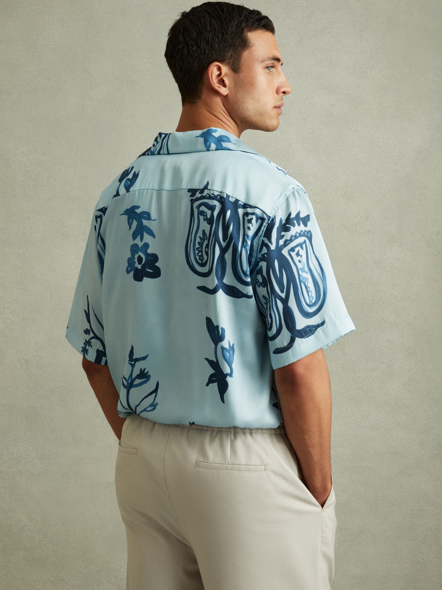 Relaxed Floral Print Cuban Collar Shirt in Soft Blue/Airforce Blue - Image 3 of 4