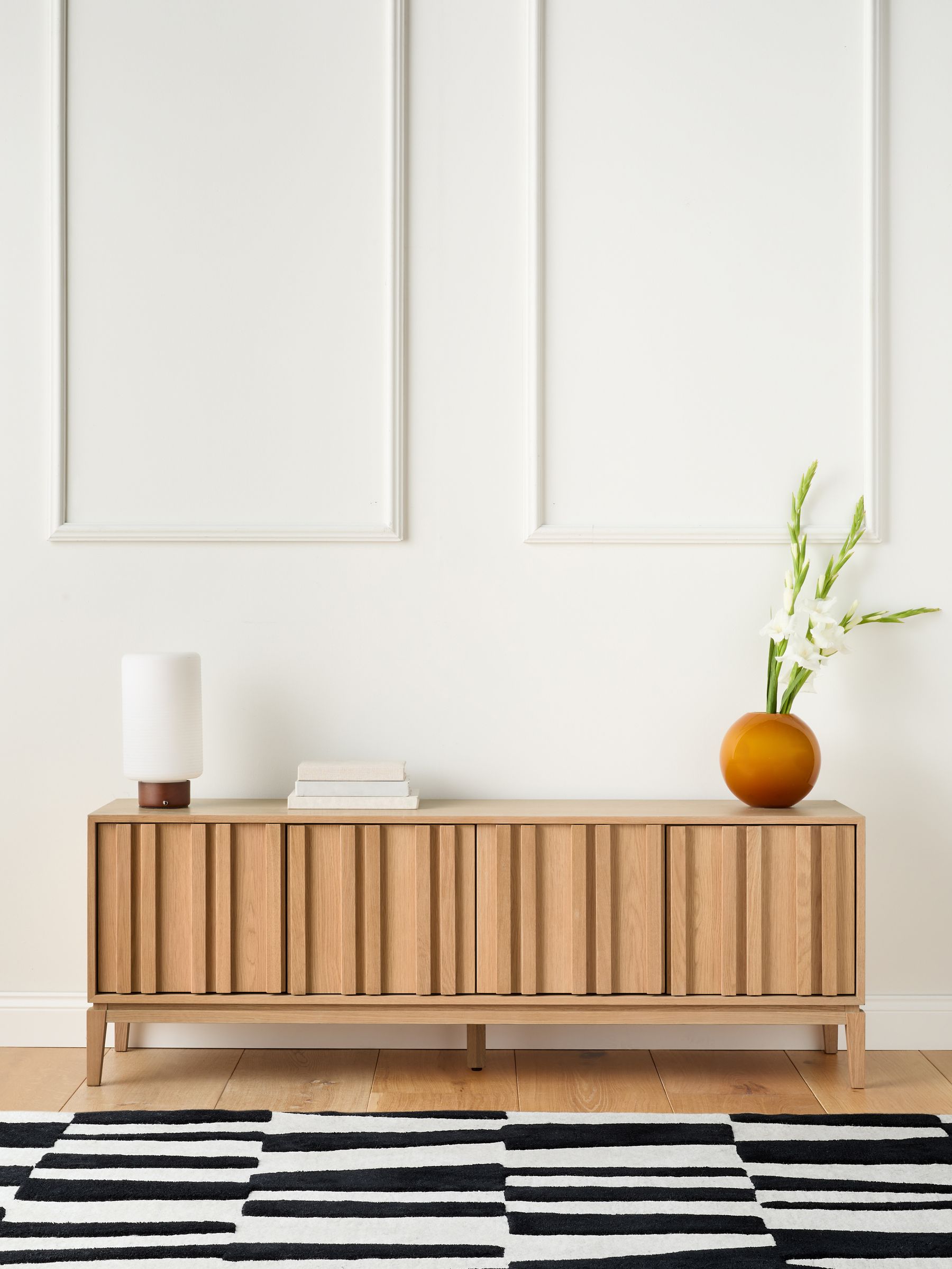 Oak Belgrave Wide TV Unit - Image 1 of 10