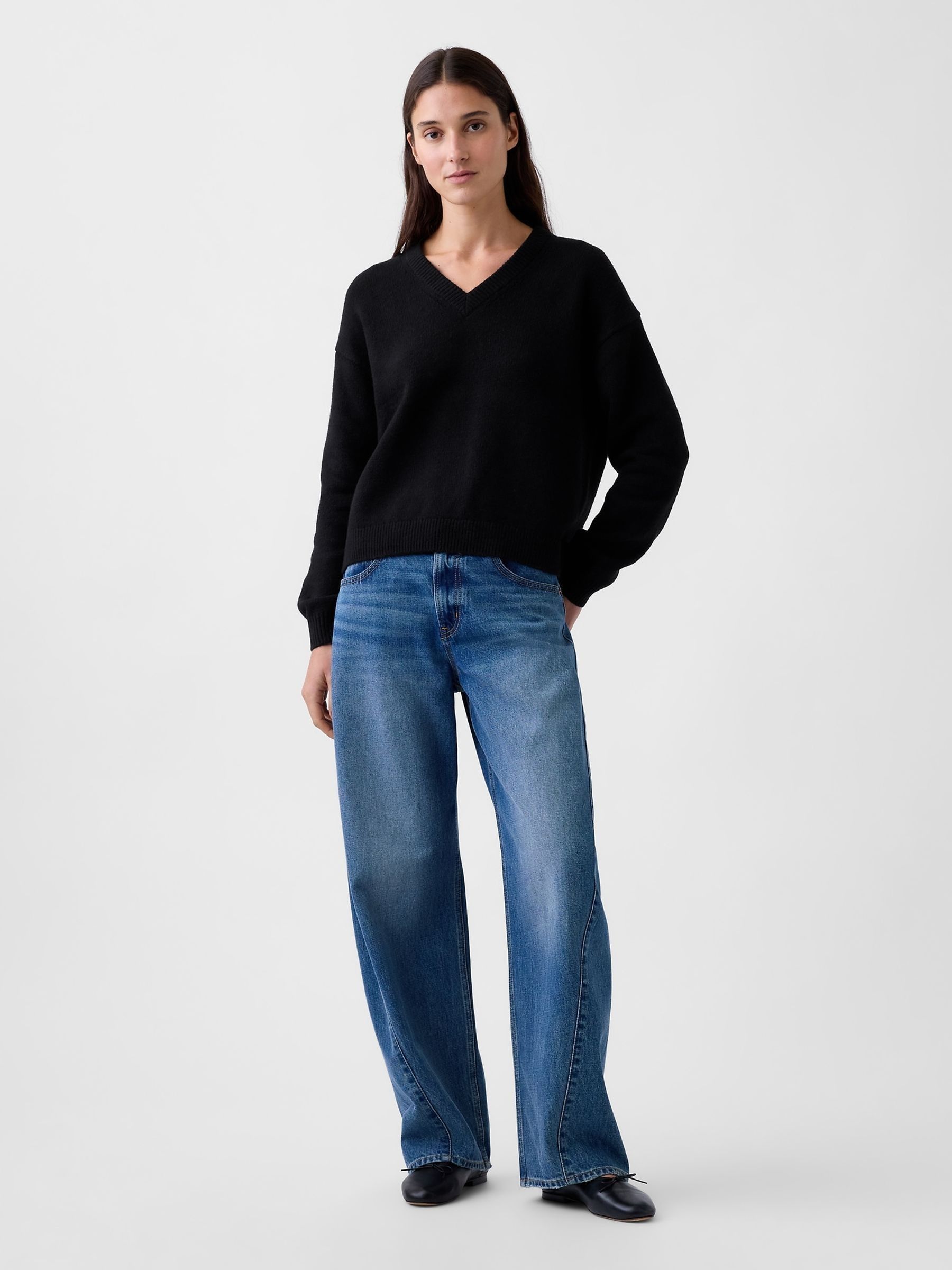 Black CashSoft Oversized V-Neck Jumper - Image 3 of 3 Black CashSoft Oversized V-Neck Jumper - Image 3 of 3
