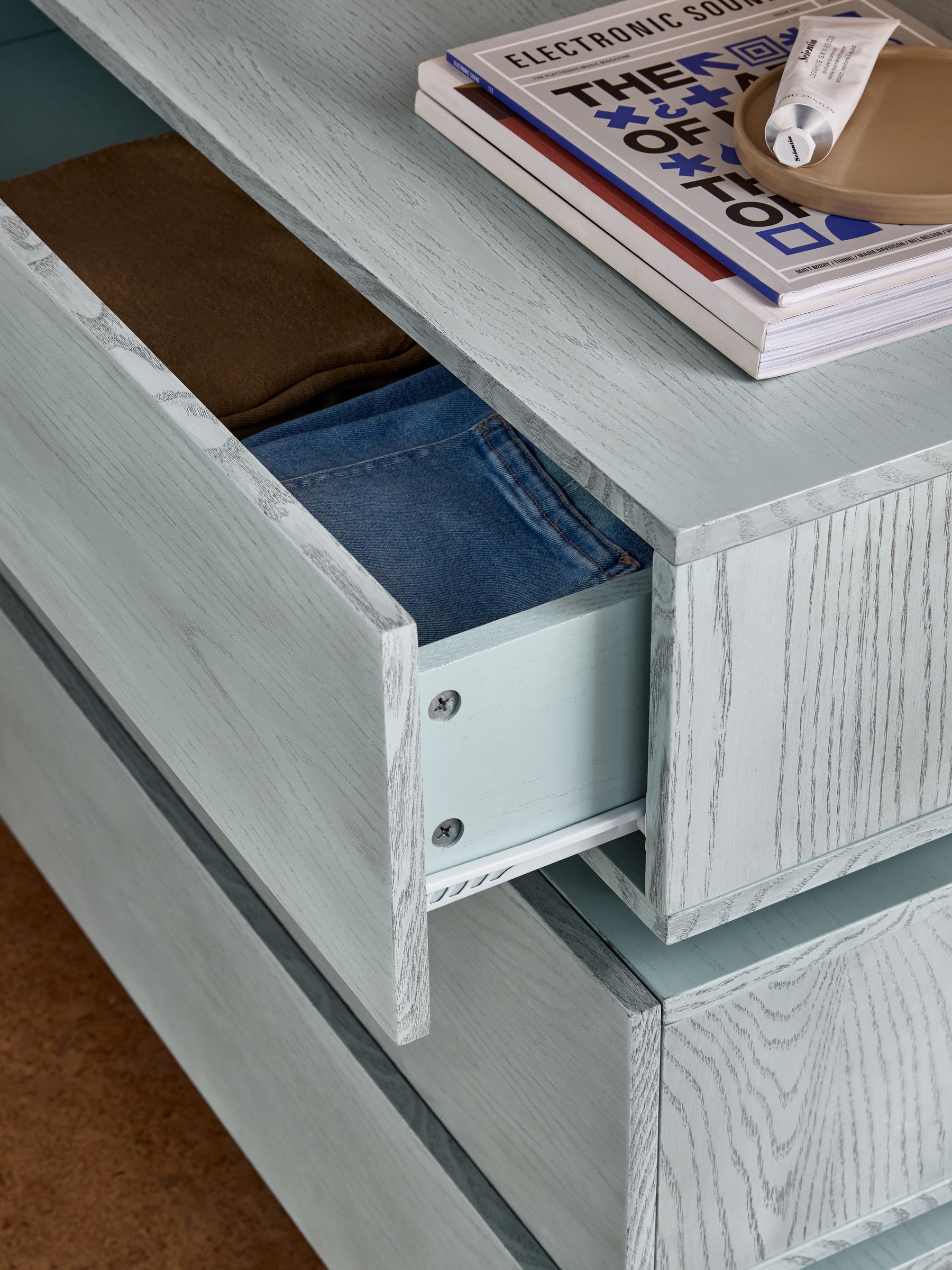 Bern 3 Drawer Chest of Drawers in Blue - Image 3 of 6