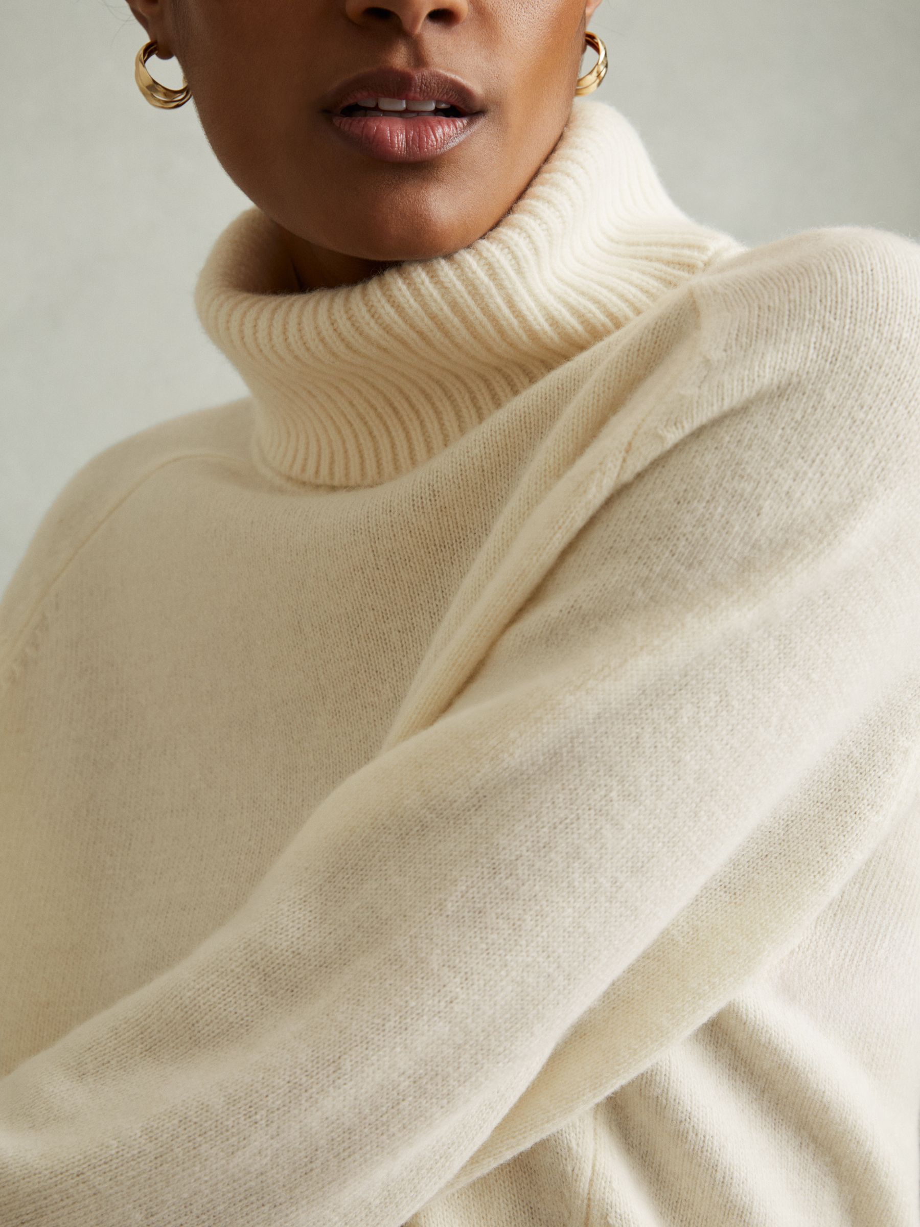 Wool-Cashmere Roll-Neck Jumper in Cream - Image 4 of 6