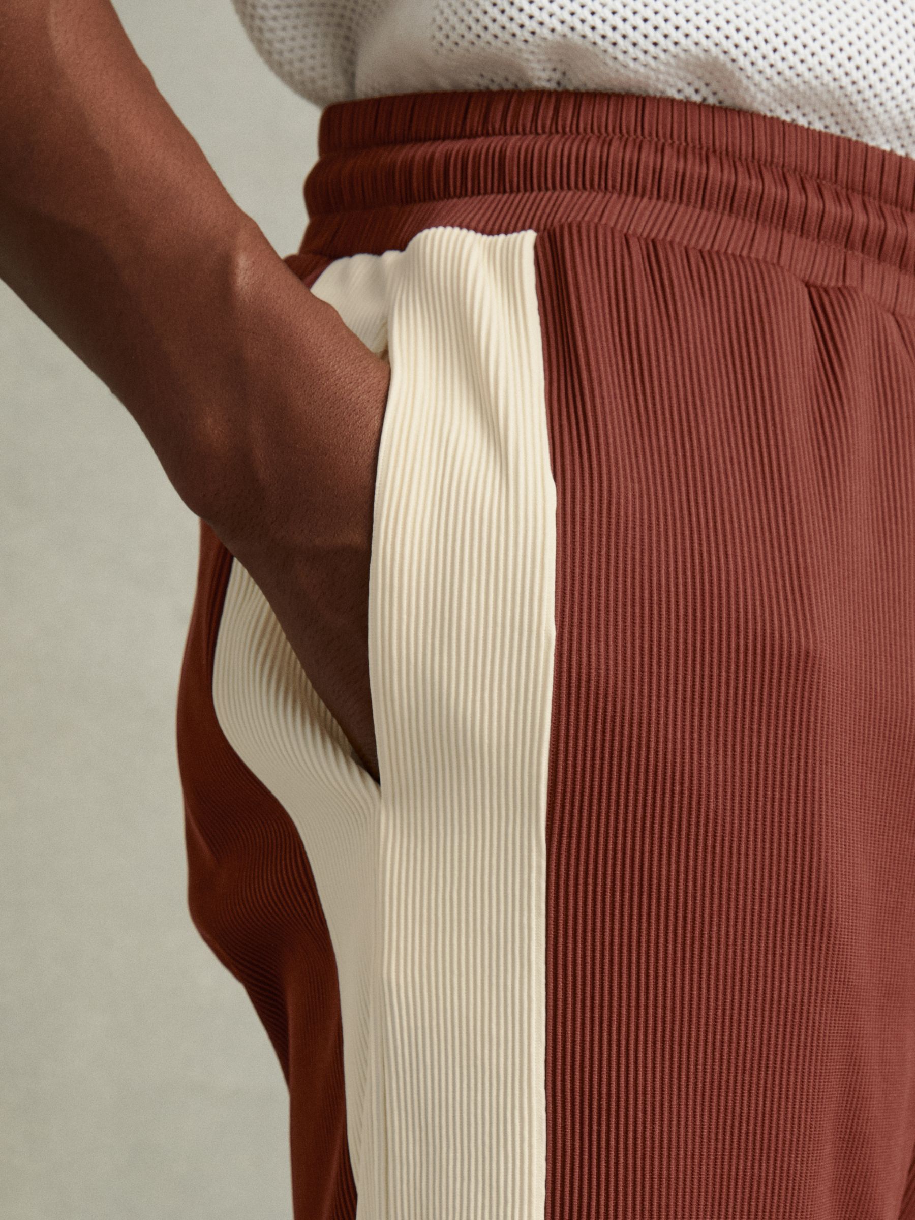 Colourblock Plisse Drawstring Shorts in Rust Red/ Off White - Image 3 of 5
