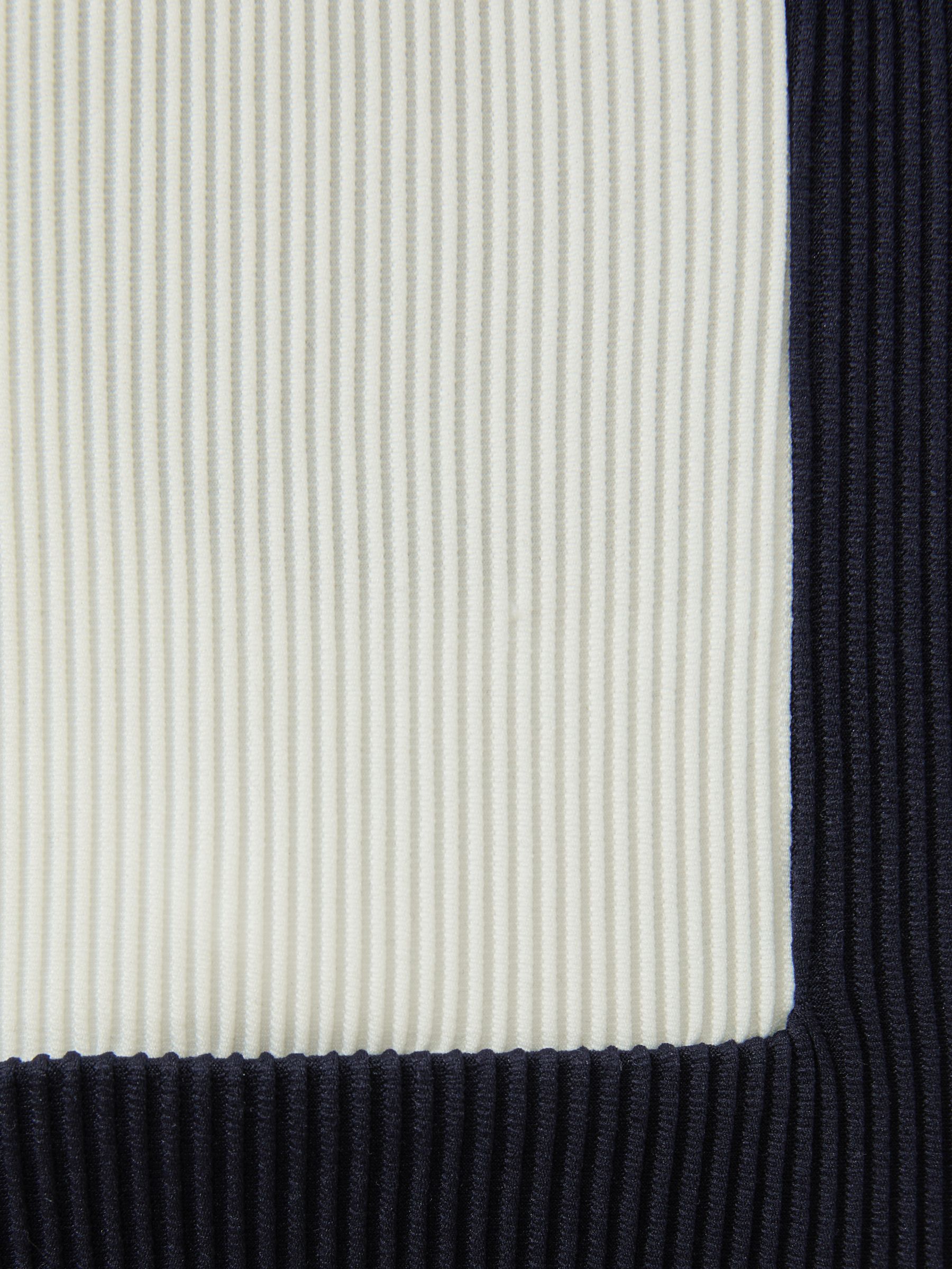 Senior Colourblock Plisse Drawstring Shorts in Optic White/Navy - Image 4 of 4