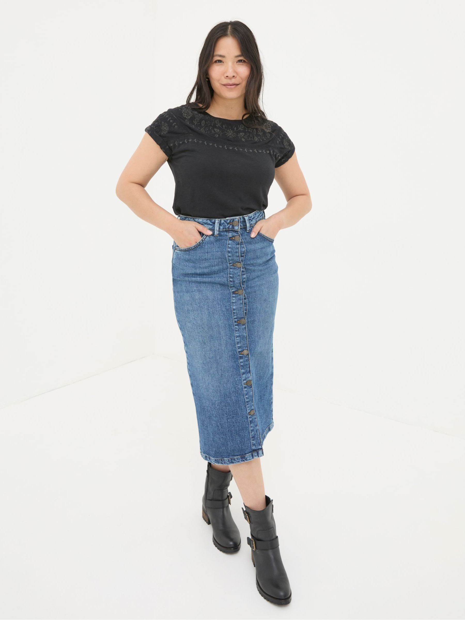 Ivy Black Embroidered T-Shirt - Image 4 of 6