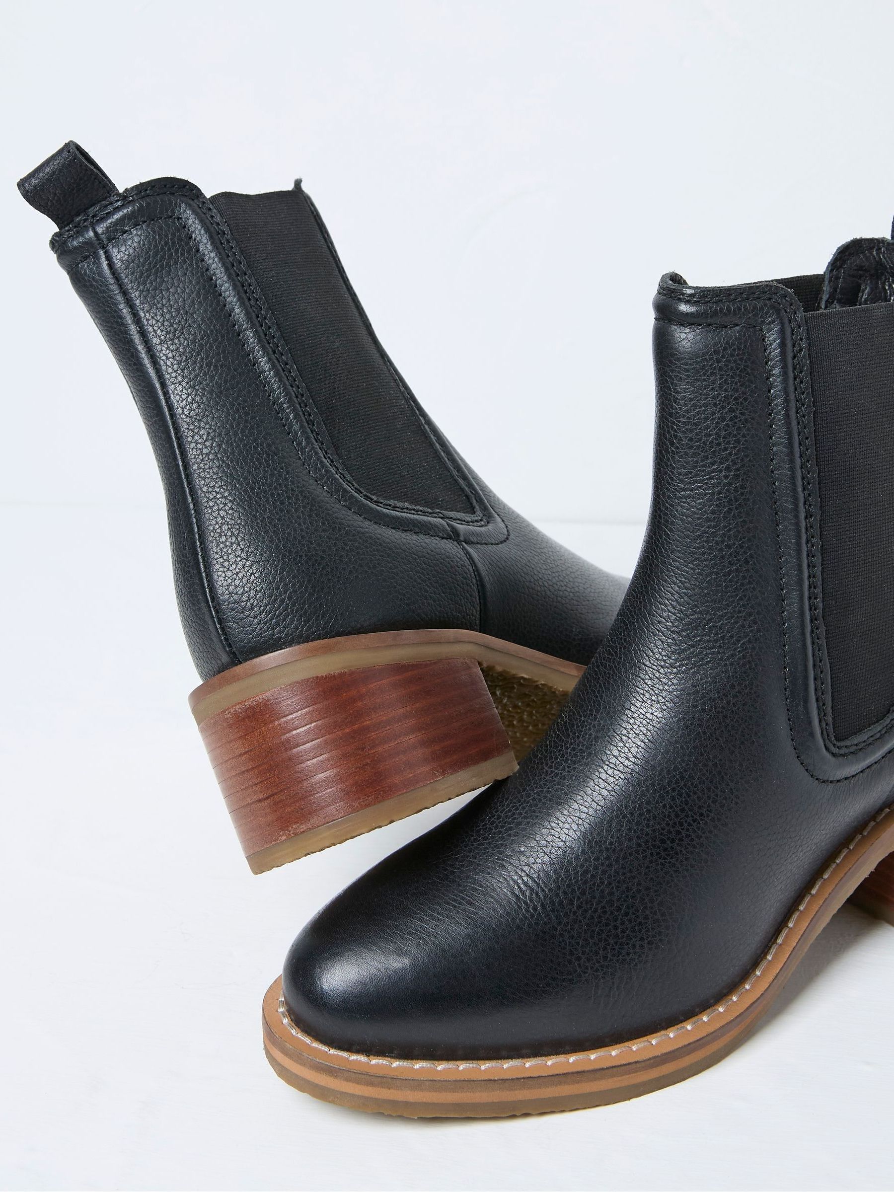 Orla Black Chelsea Boots - Image 3 of 3