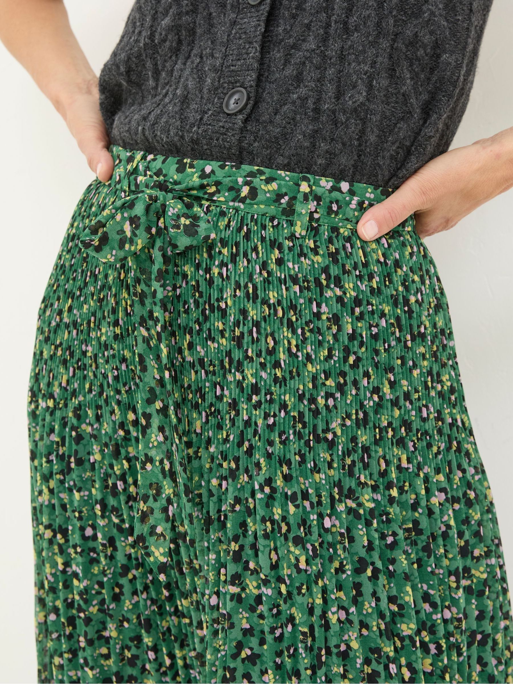 Kayleigh Green Floral Marks Pleated Skirt - Image 4 of 5