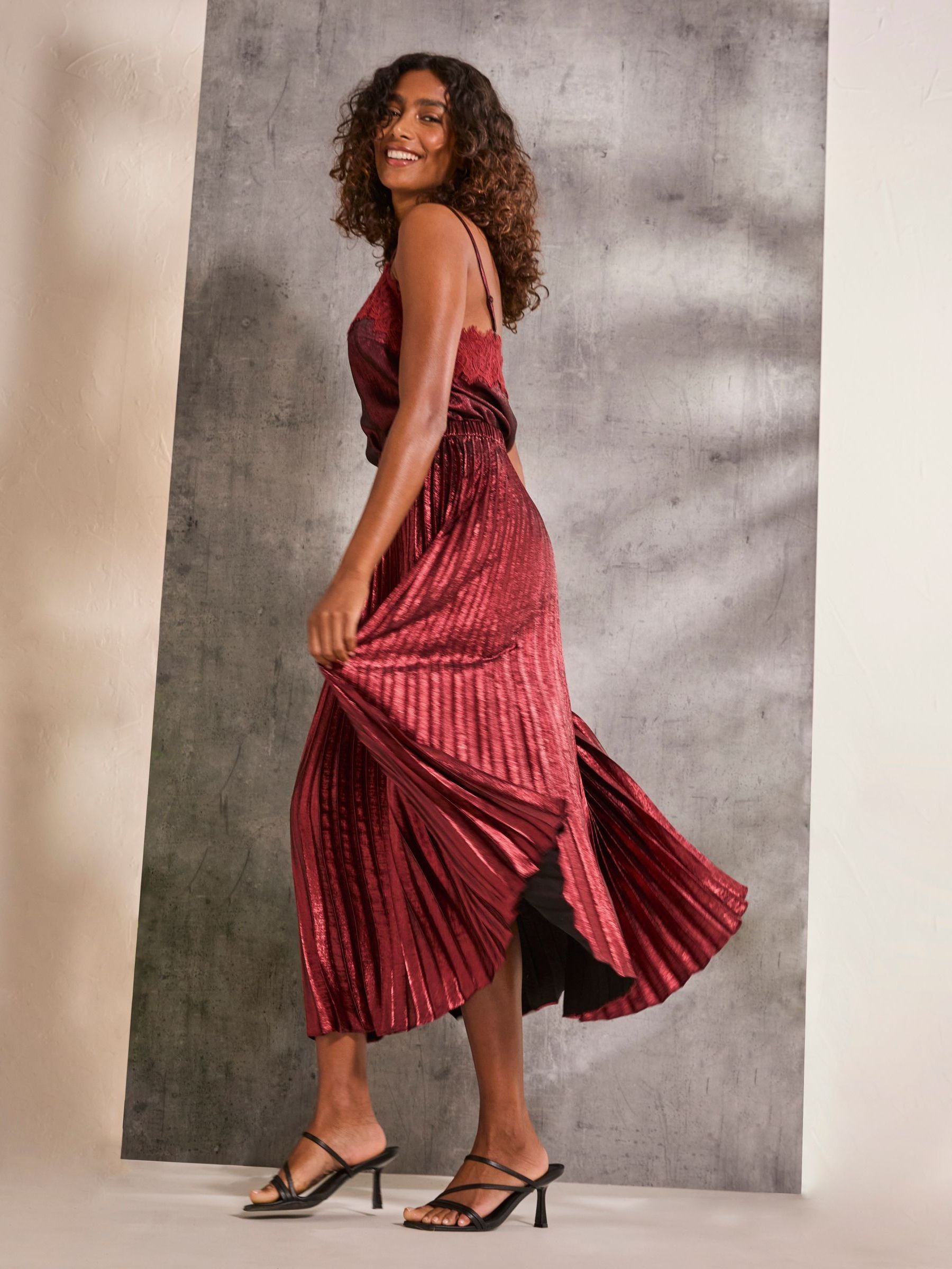 Gaia Dark Red Pleated Skirt - Image 3 of 6