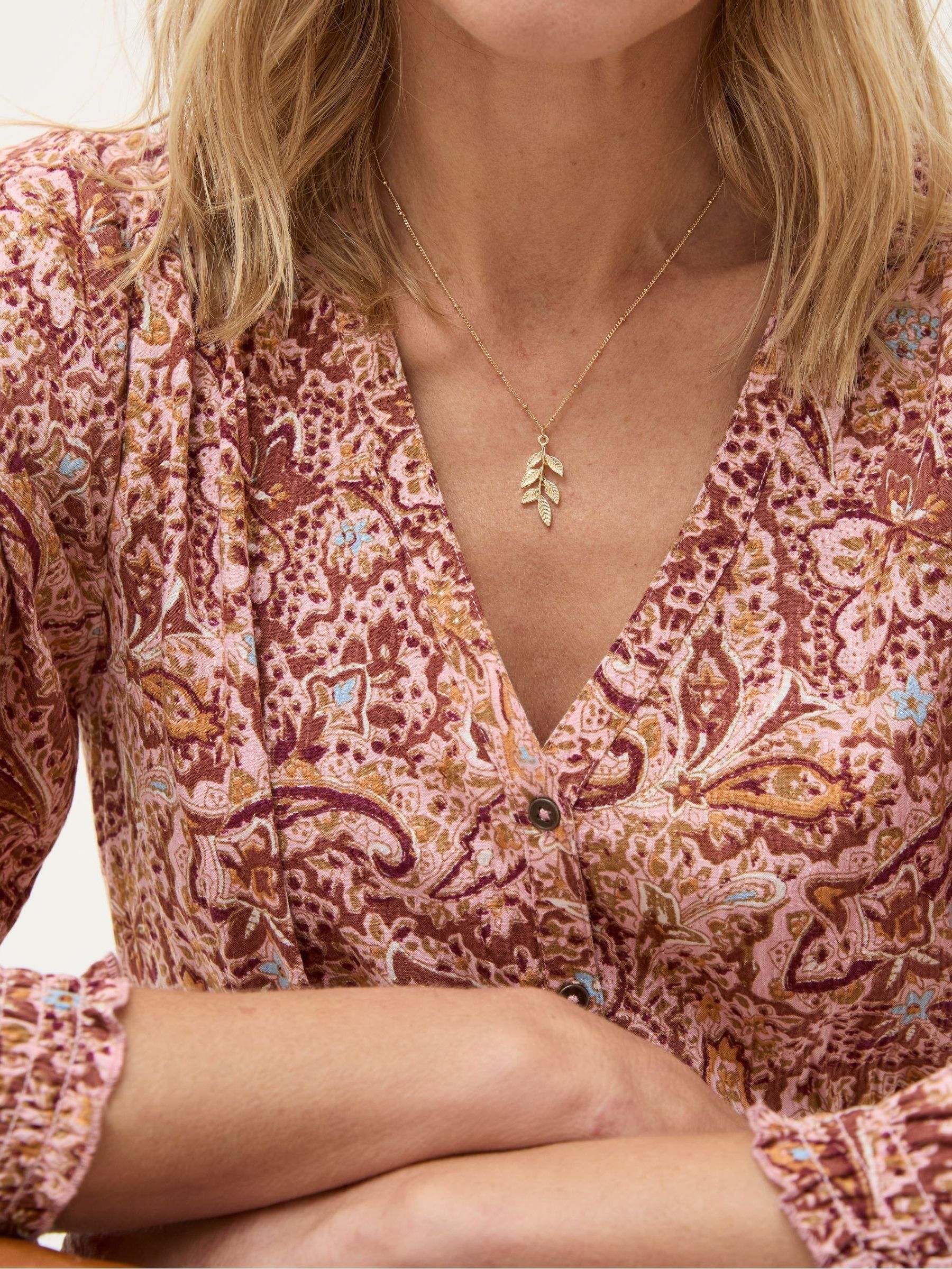Gold Tone Leaf Necklace - Image 3 of 4