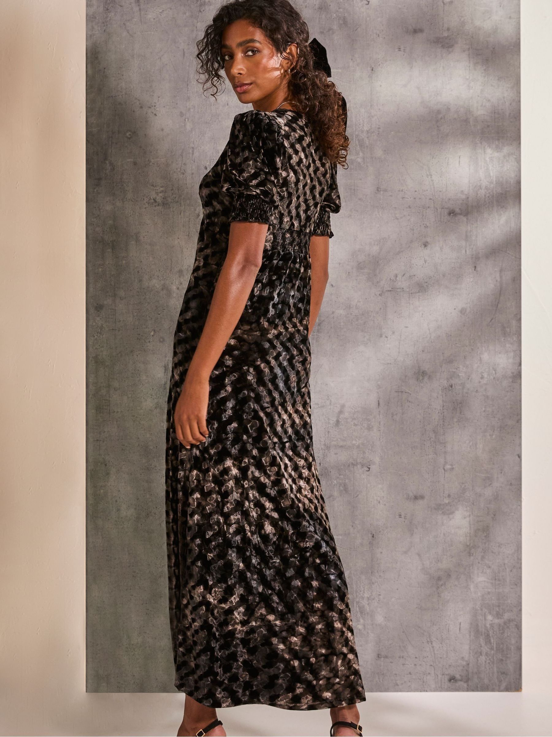 Mia Black Hammered Velvet Midi Dress - Image 2 of 6 Mia Black Hammered Velvet Midi Dress - Image 2 of 6