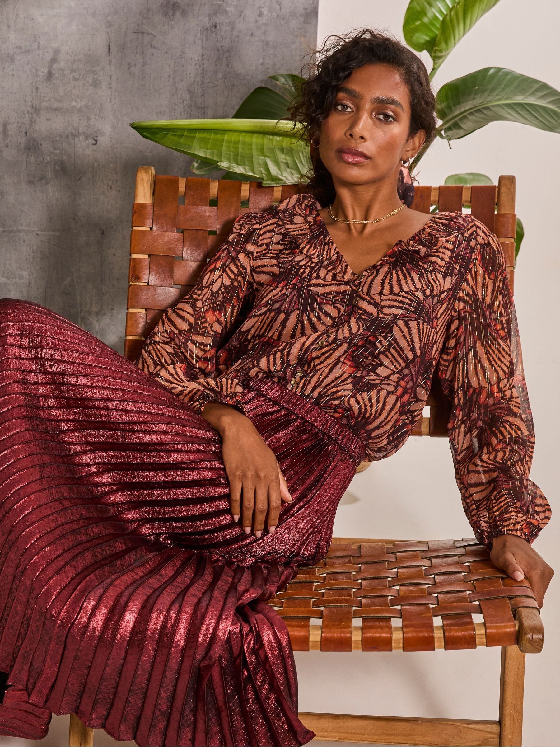 Grace Black Printed Blouse - Image 3 of 6