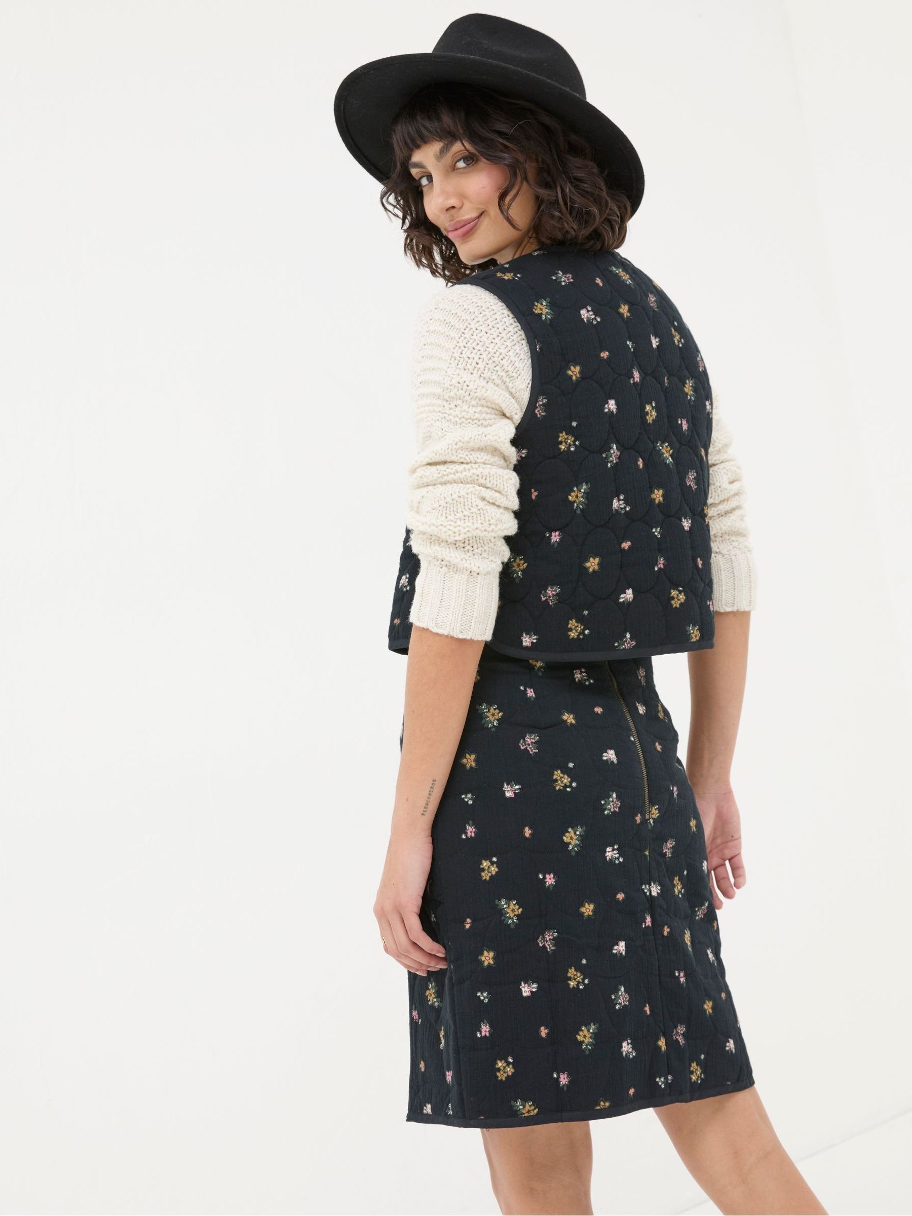 Quinn Black Ditsy Paisley Quilted Waistcoat - Image 4 of 7