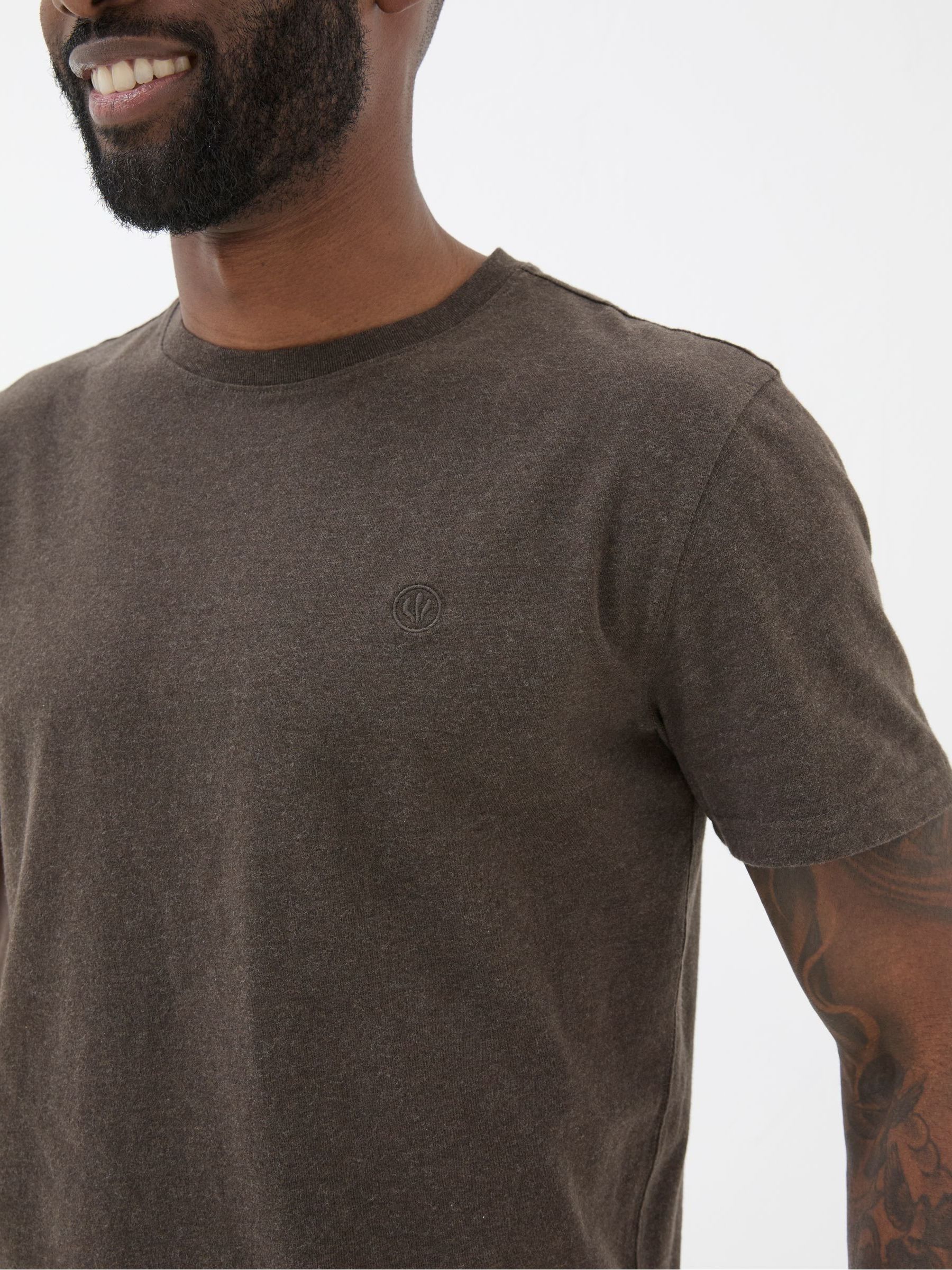 Lulworth Brown 100% Cotton Organic Crew T-Shirt - Image 4 of 5