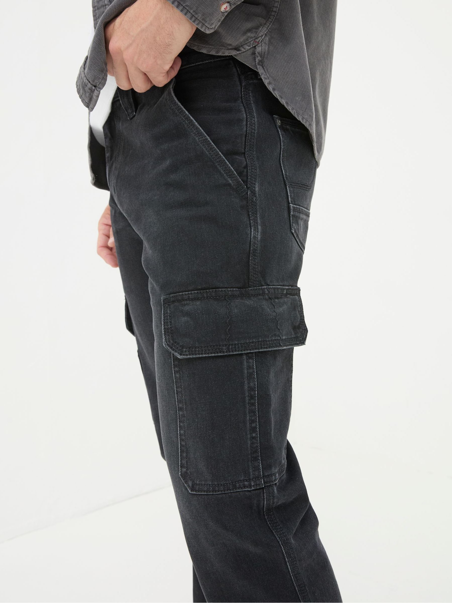 Vintage Black Cargo Jeans - Image 5 of 7