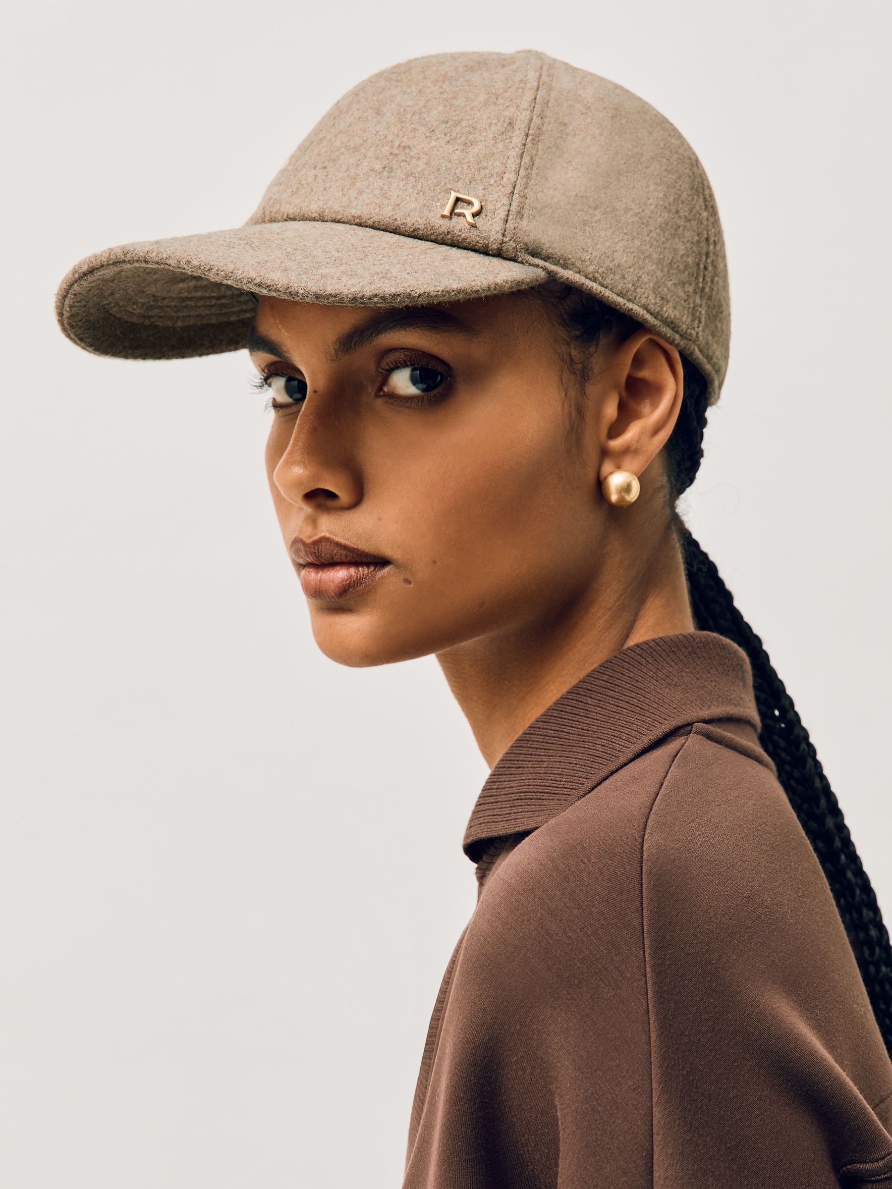 بني فاتح - قبعة بيسبول من الفلانيل بمزيج الصوف Fiona من Reiss - صورة 2 من 5 بني فاتح - قبعة بيسبول من الفلانيل بمزيج الصوف Fiona من Reiss - صورة 2 من 5