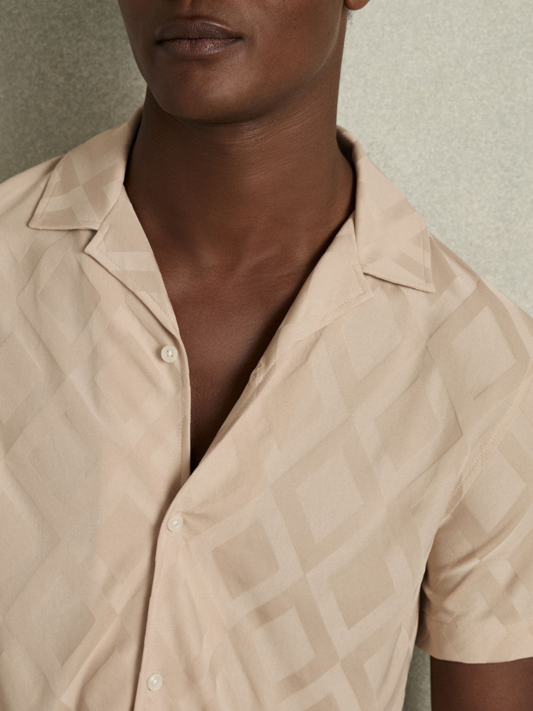 Geometric-Jacquard Cuban-Collar Shirt in Dusty Pink - Image 4 of 6