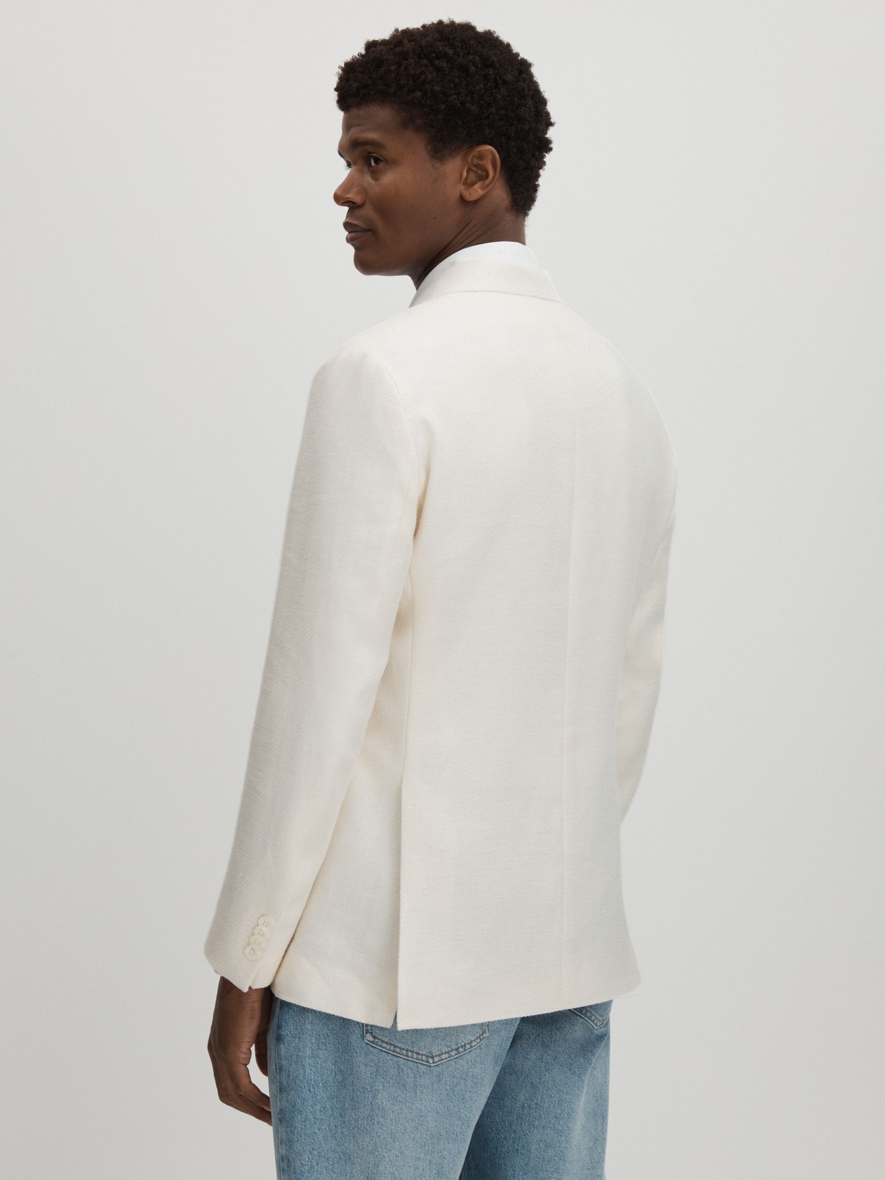 Oscar Jacobson Linen-Wool Twill Double Breasted Blazer in Snow White - Image 5 of 6