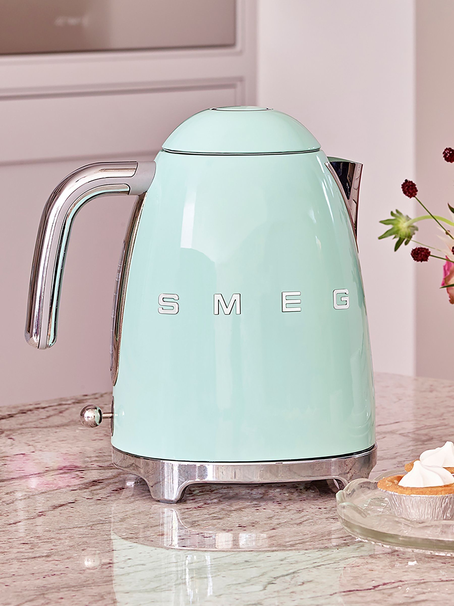 Smeg Pastel Green Kettle 1.7L - Image 1 of 7