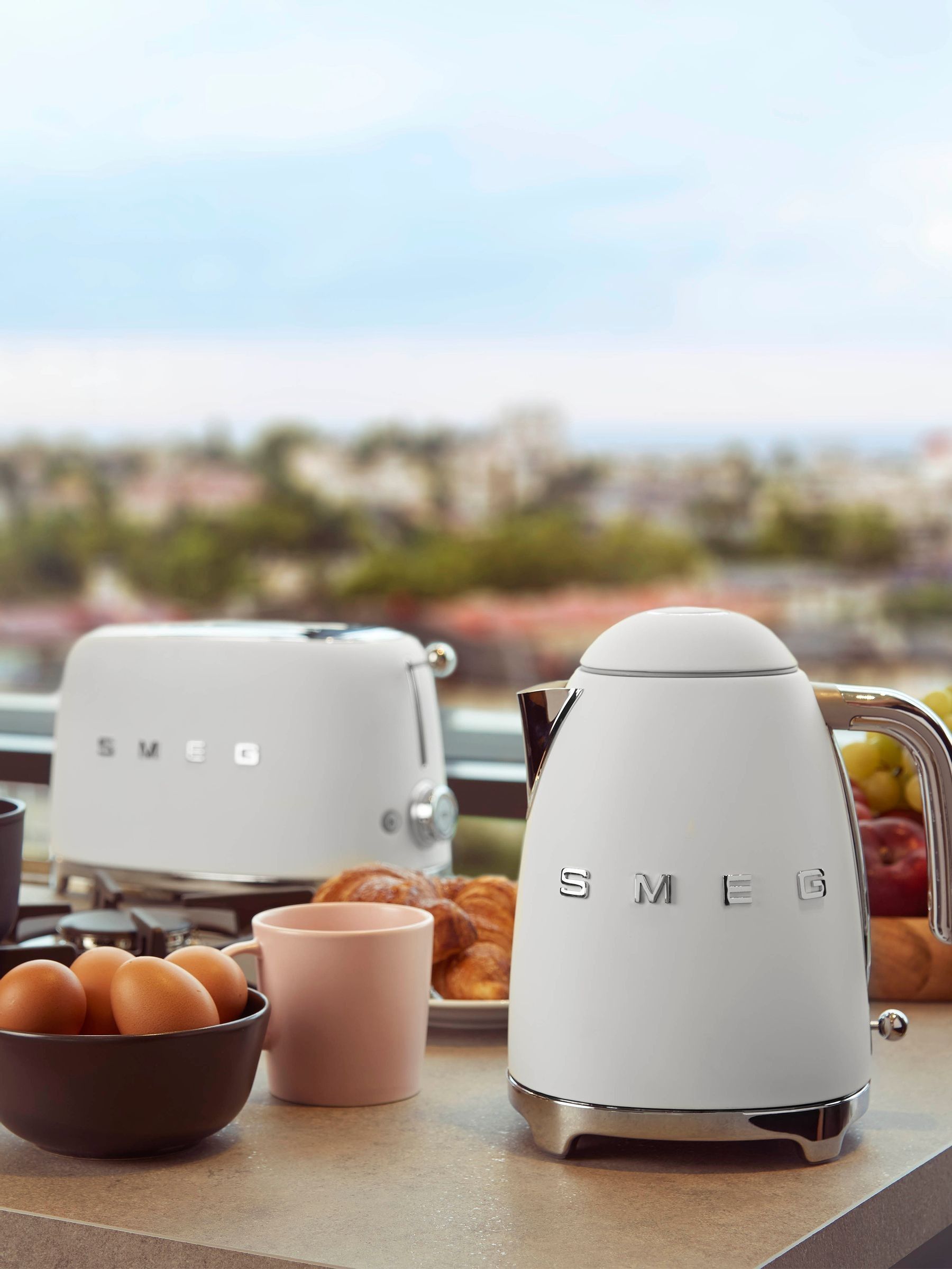 Smeg White Kettle Made