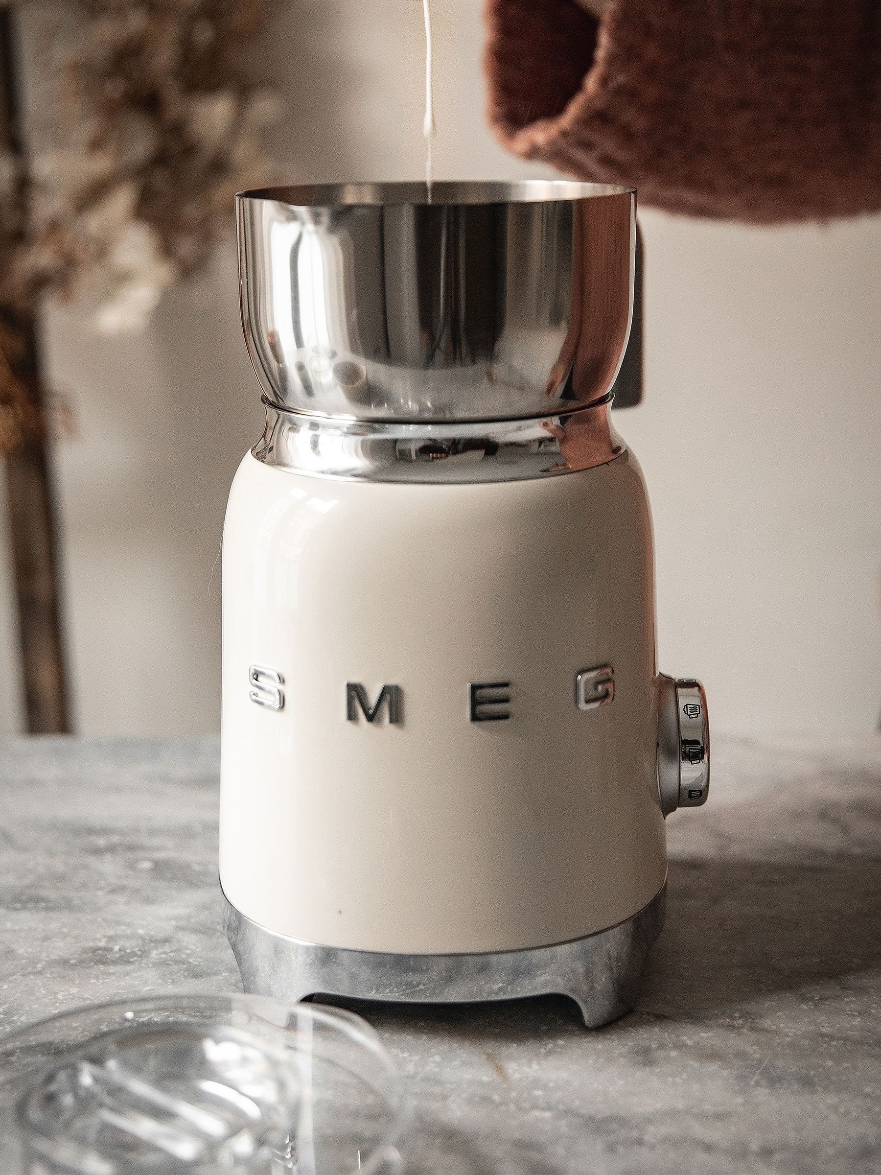 Smeg Cream Electric Milk Frother - Image 1 of 8 Smeg Cream Electric Milk Frother - Image 1 of 8