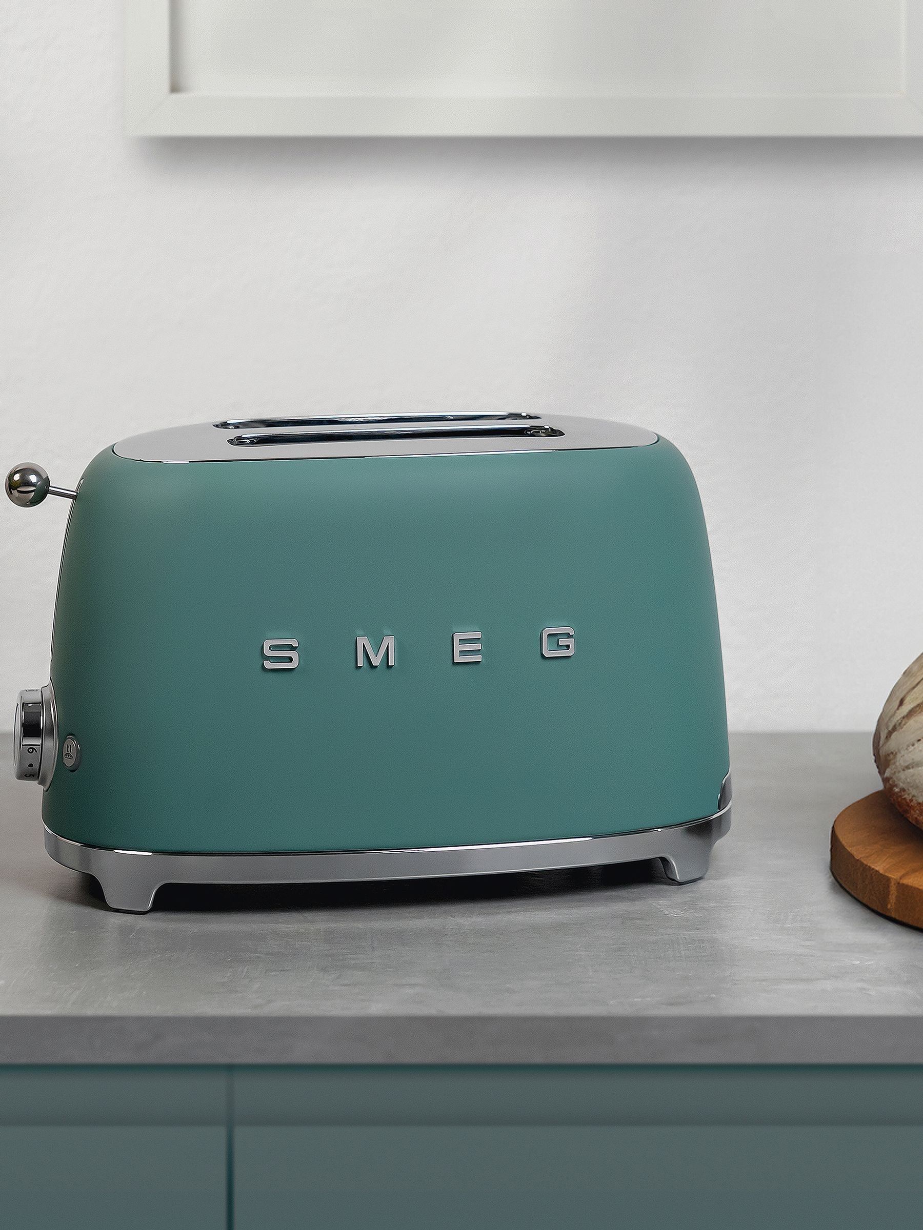 Emerald Green Matt 2 Slice Toaster - Image 1 of 8 Emerald Green Matt 2 Slice Toaster - Image 1 of 8