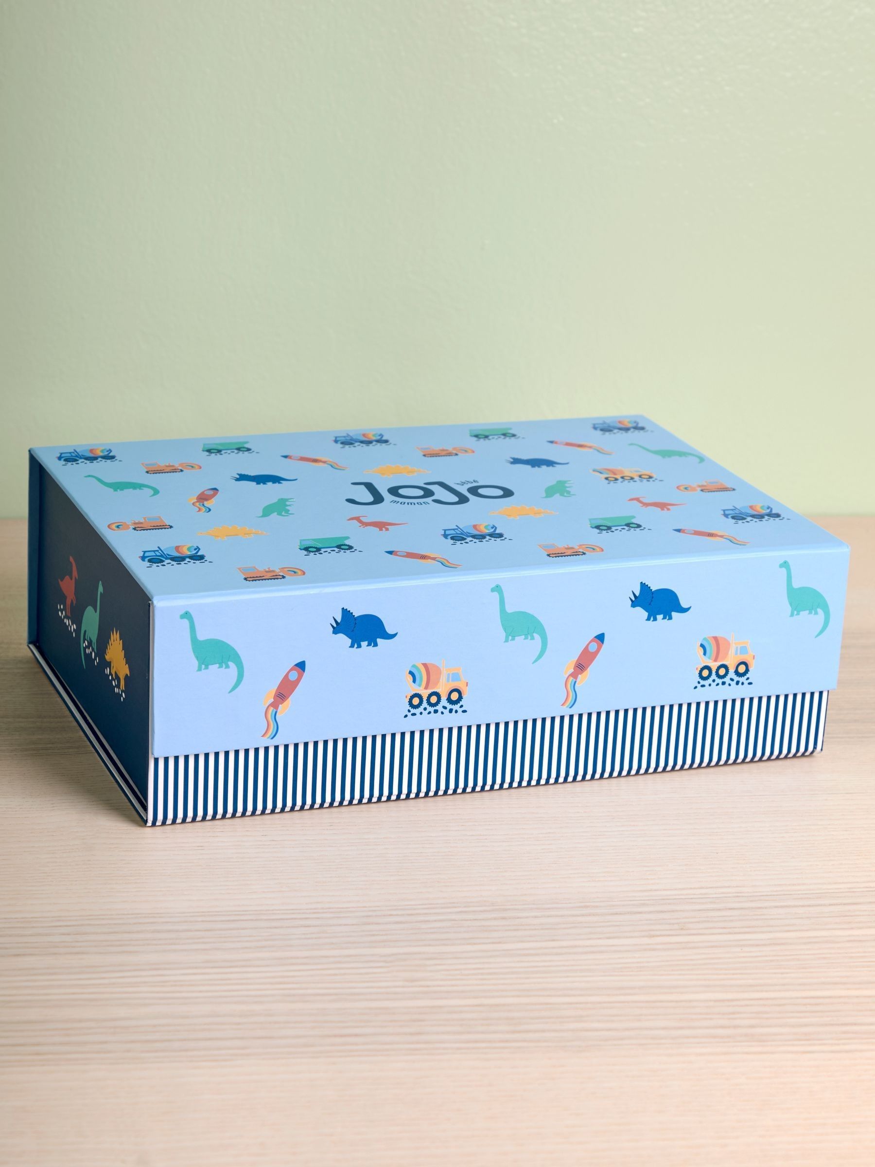 Medium Gift Box - Image 2 of 3