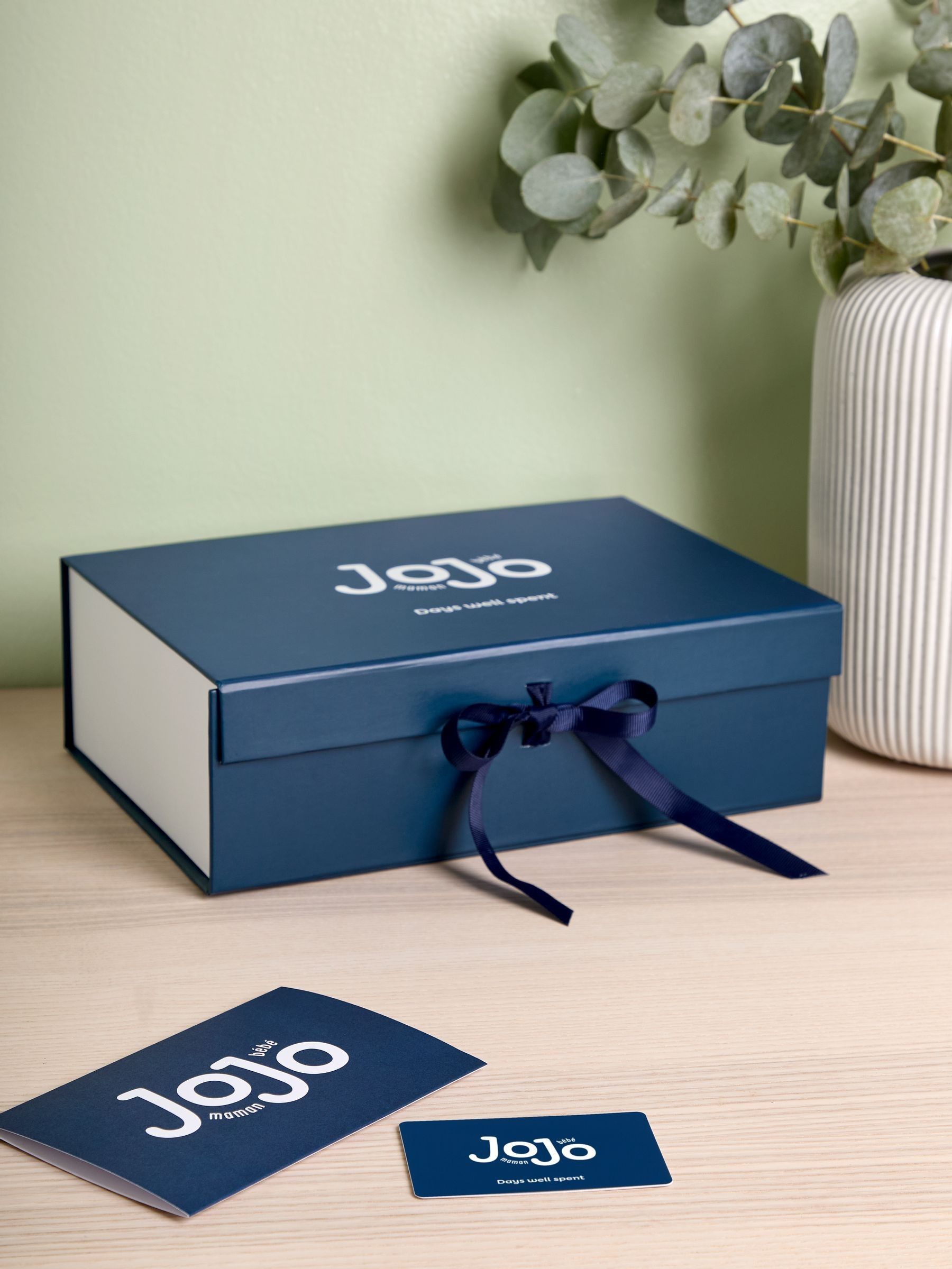 Medium JoJo Branded Navy Gift Box - Image 2 of 4