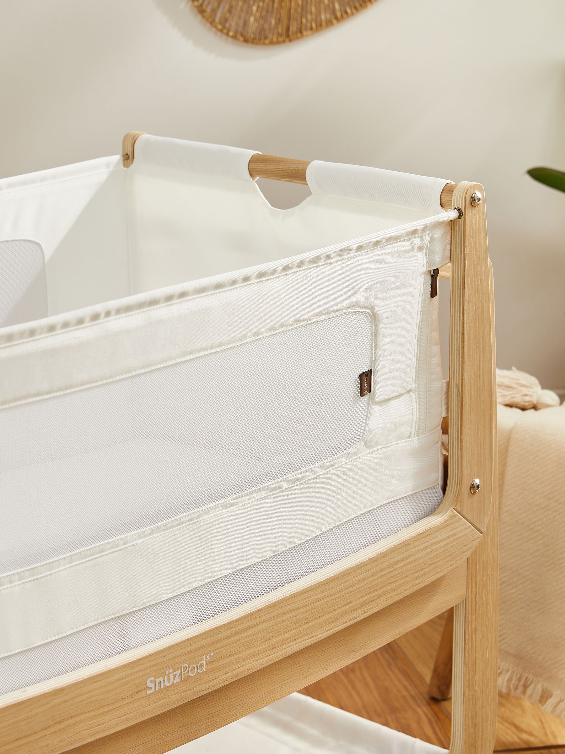 Snuz Oak SnuzPod 4 Bedside Crib - Image 6 of 10
