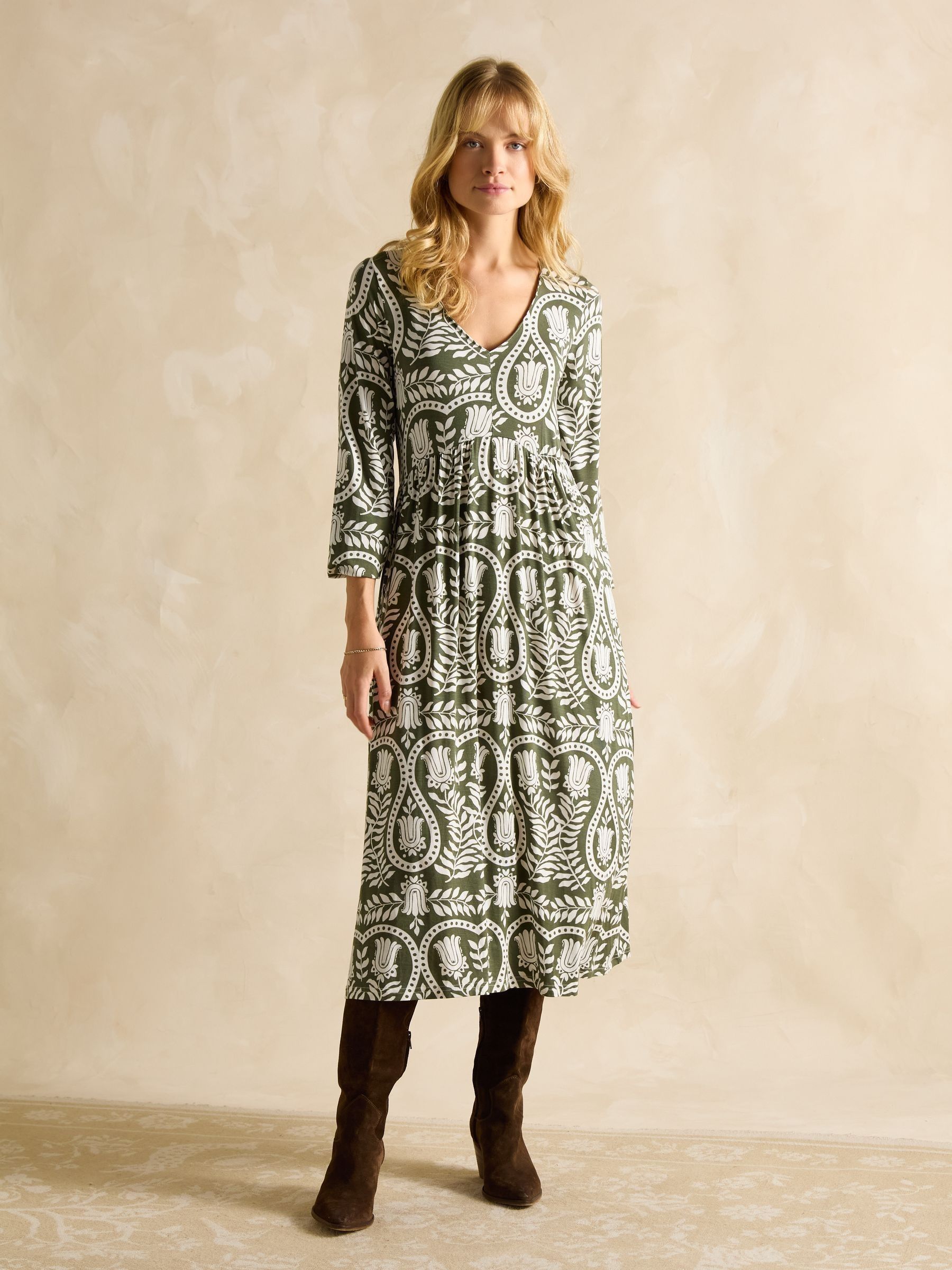 Nia Khaki Green V-Neck Long Sleeve Midaxi Dress - Image 3 of 6