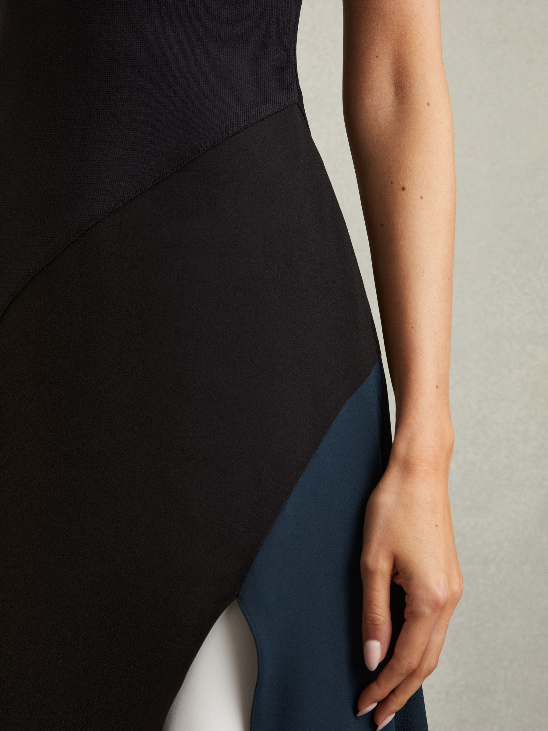 Petite Hybrid Colourblock Midi Dress in Black - Image 4 of 7