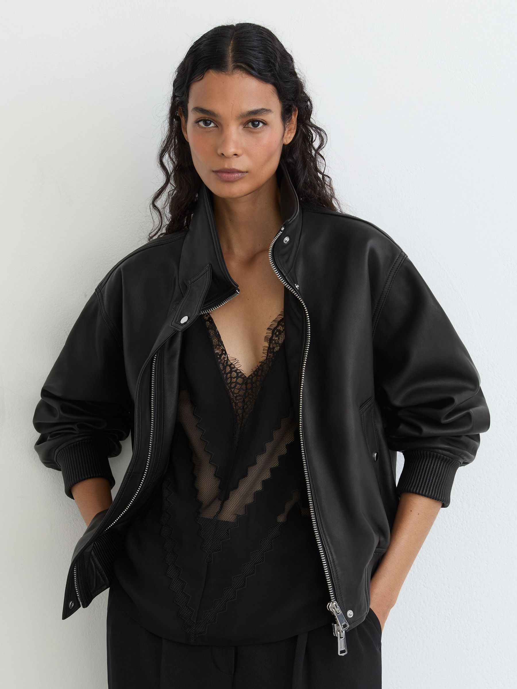 Blouson bomber à col cheminée en cuir noir - Image 3 de 8