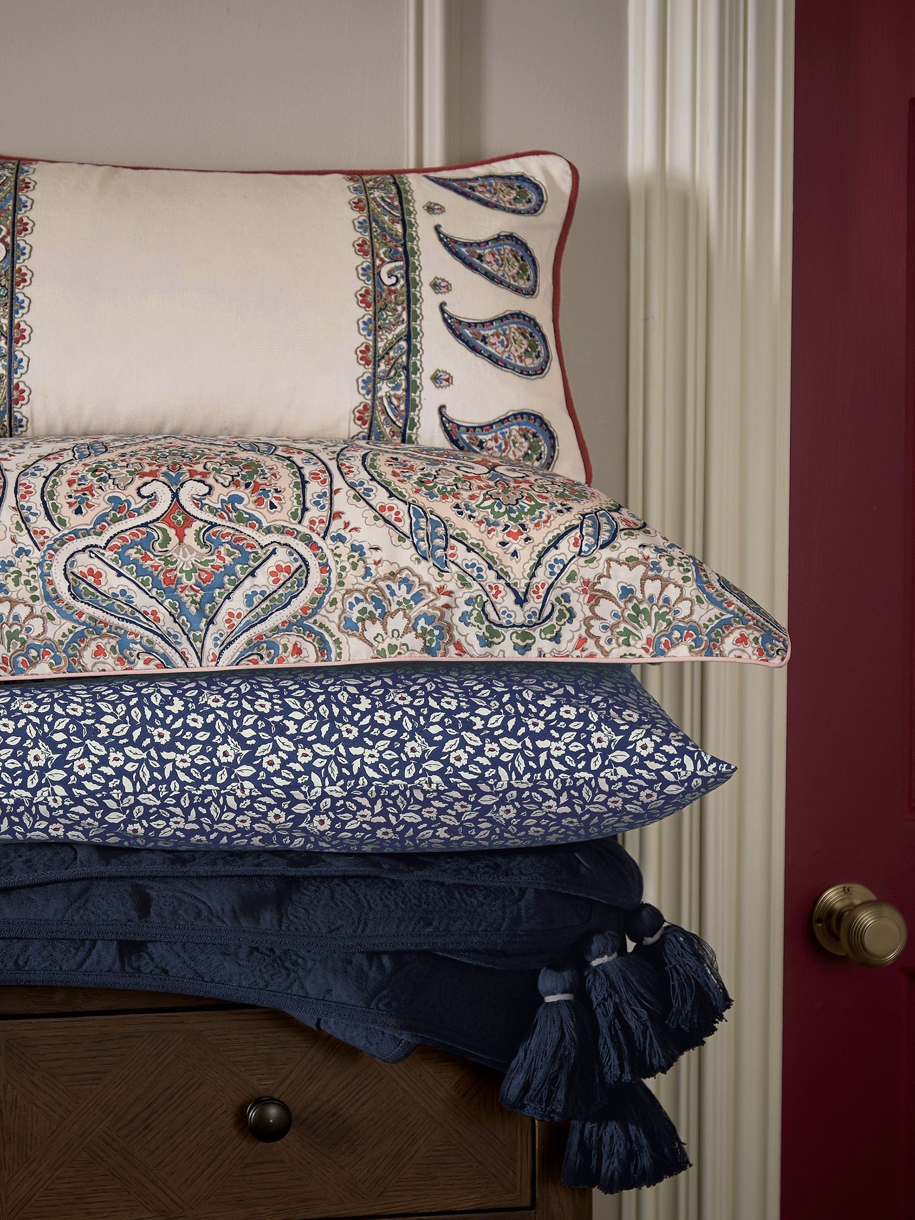 White Paisley 100% Cotton Cushion - Image 2 of 7